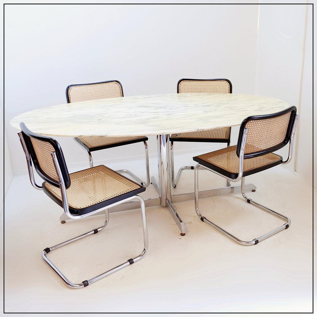 Measures : 188x107,5cm H:73,5cm
Materials :  Arabescato marble - Chrome 
This magnificent table was designed by pioneering American designer and entrepreneur Florence Knoll. She created this piece for the prestigious French design house Roche Bobois