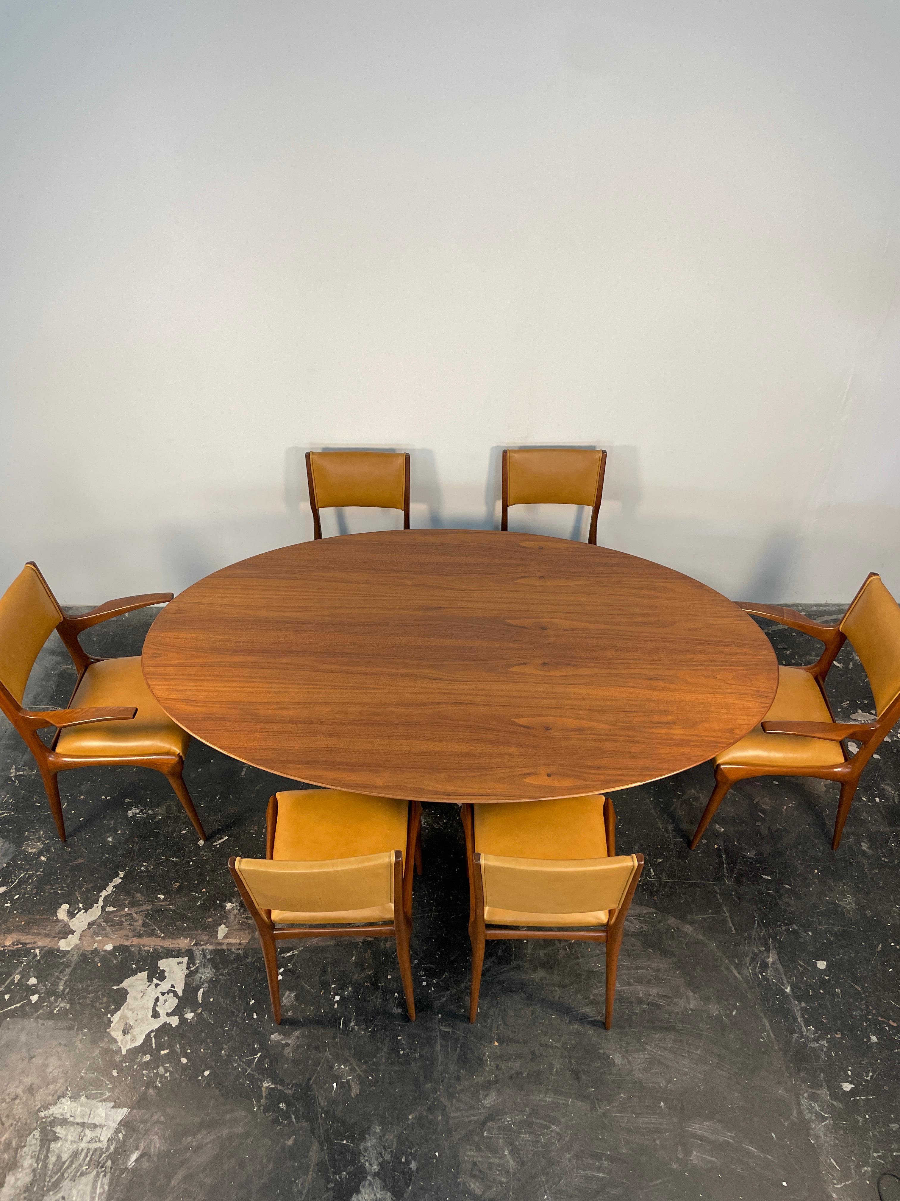 Florence Knoll Dining Table or Conference Table in Walnut For Sale 3