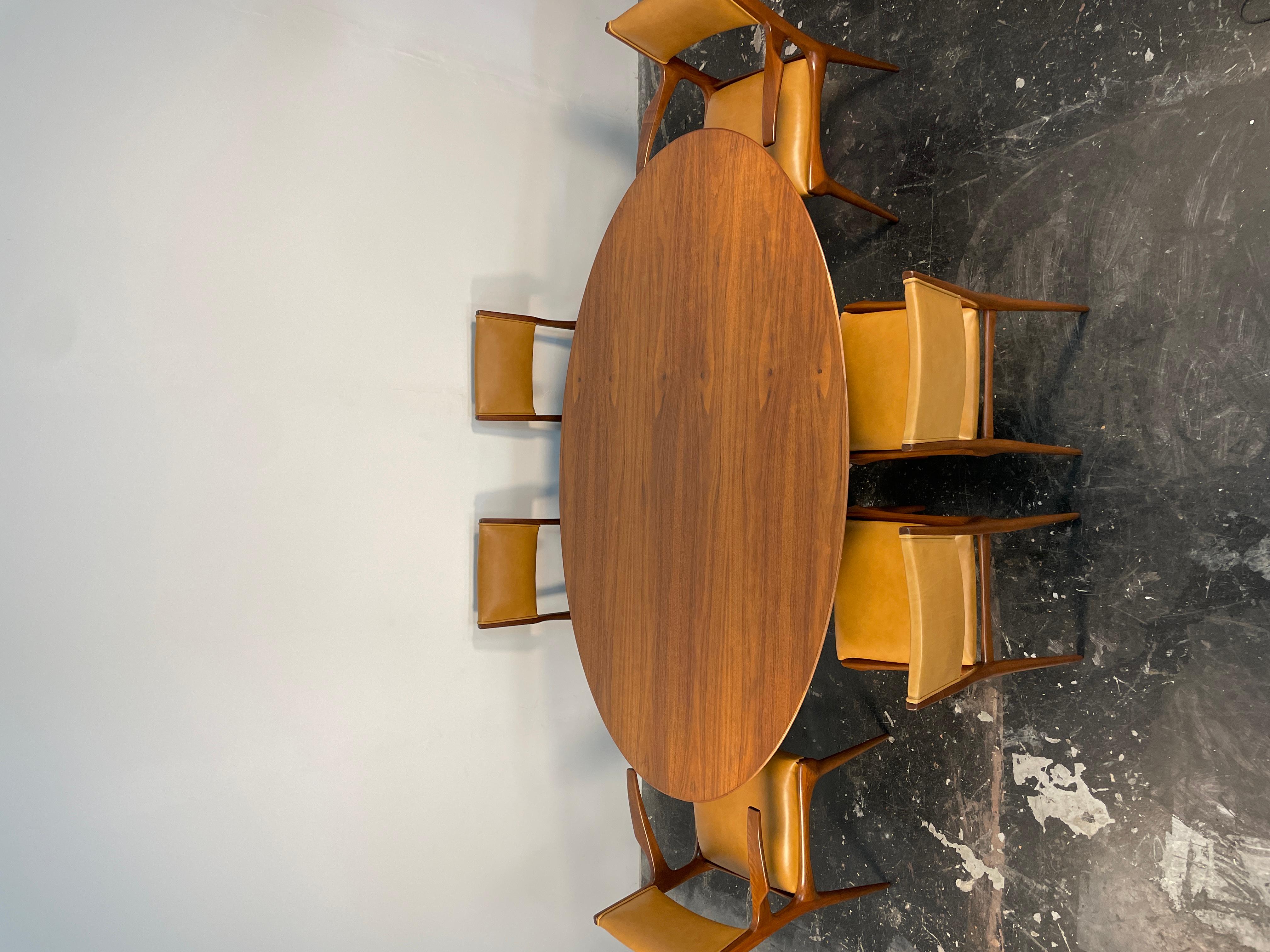Florence Knoll Dining Table or Conference Table in Walnut For Sale 4