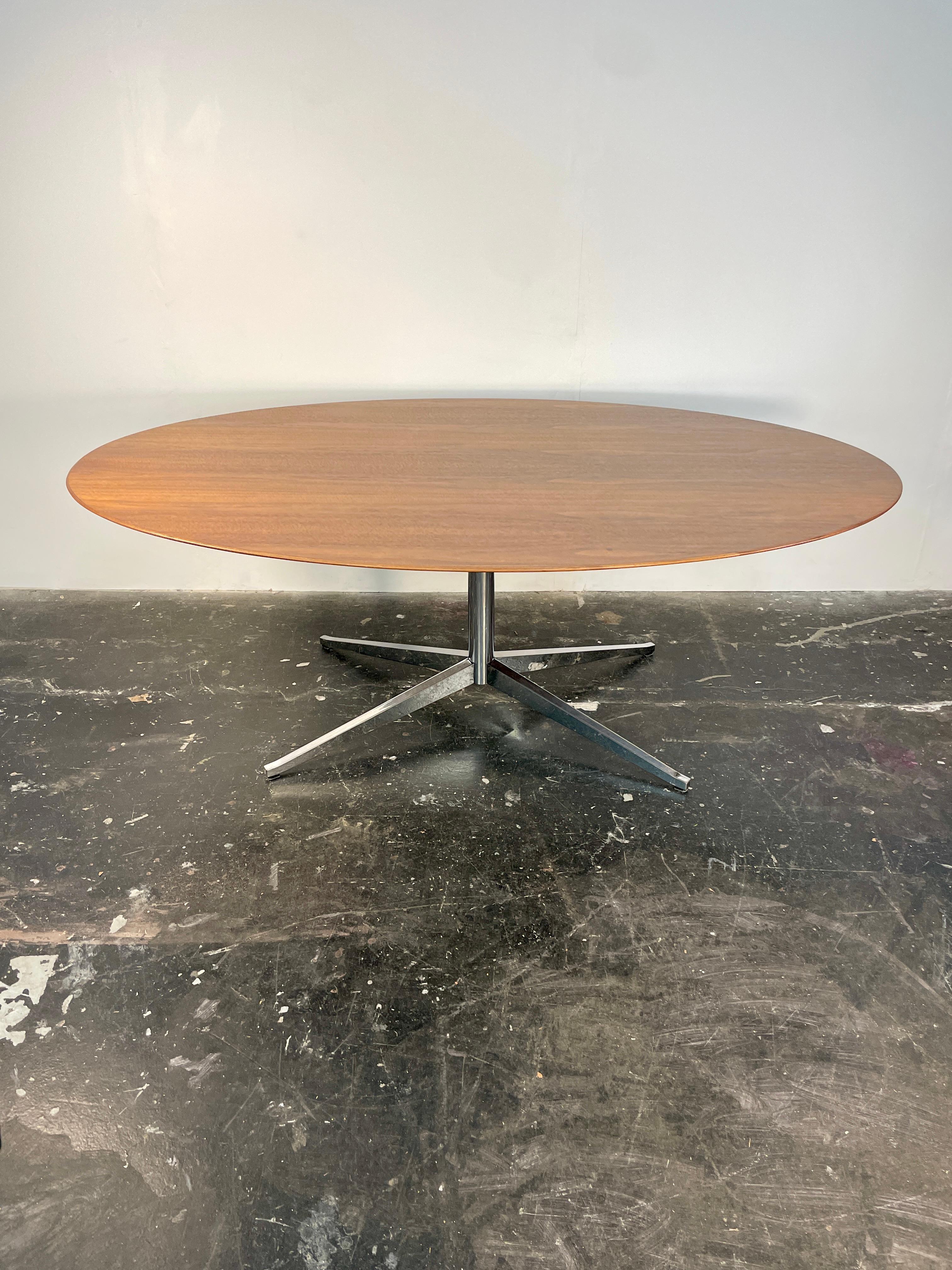 American Florence Knoll Dining Table or Conference Table in Walnut For Sale