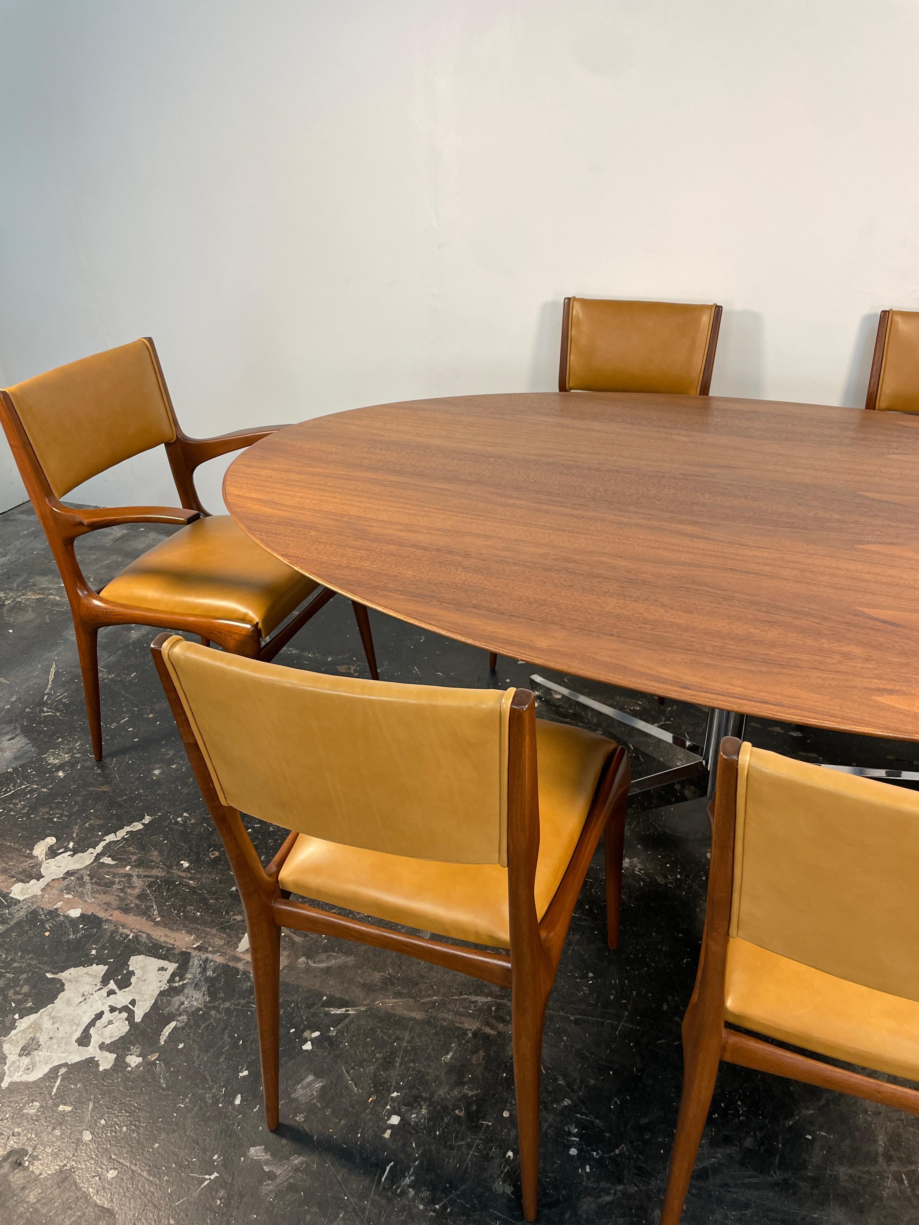 Florence Knoll Dining Table or Conference Table in Walnut For Sale 2