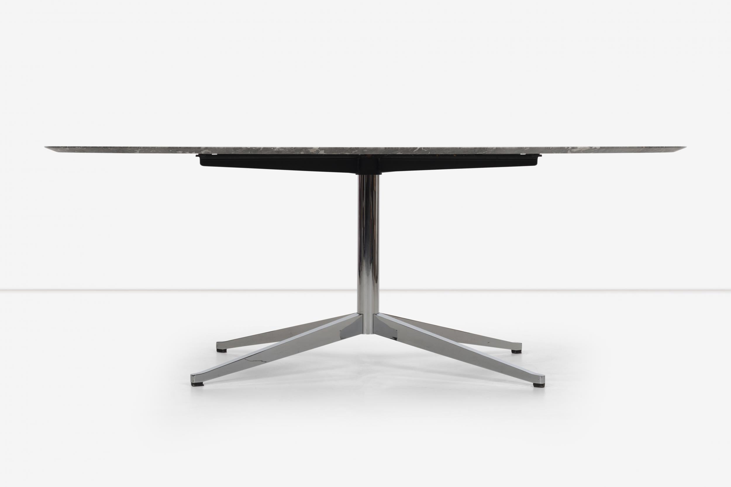 Florence Knoll Esstisch oder Schreibtisch in grigio marquina satiniert
78