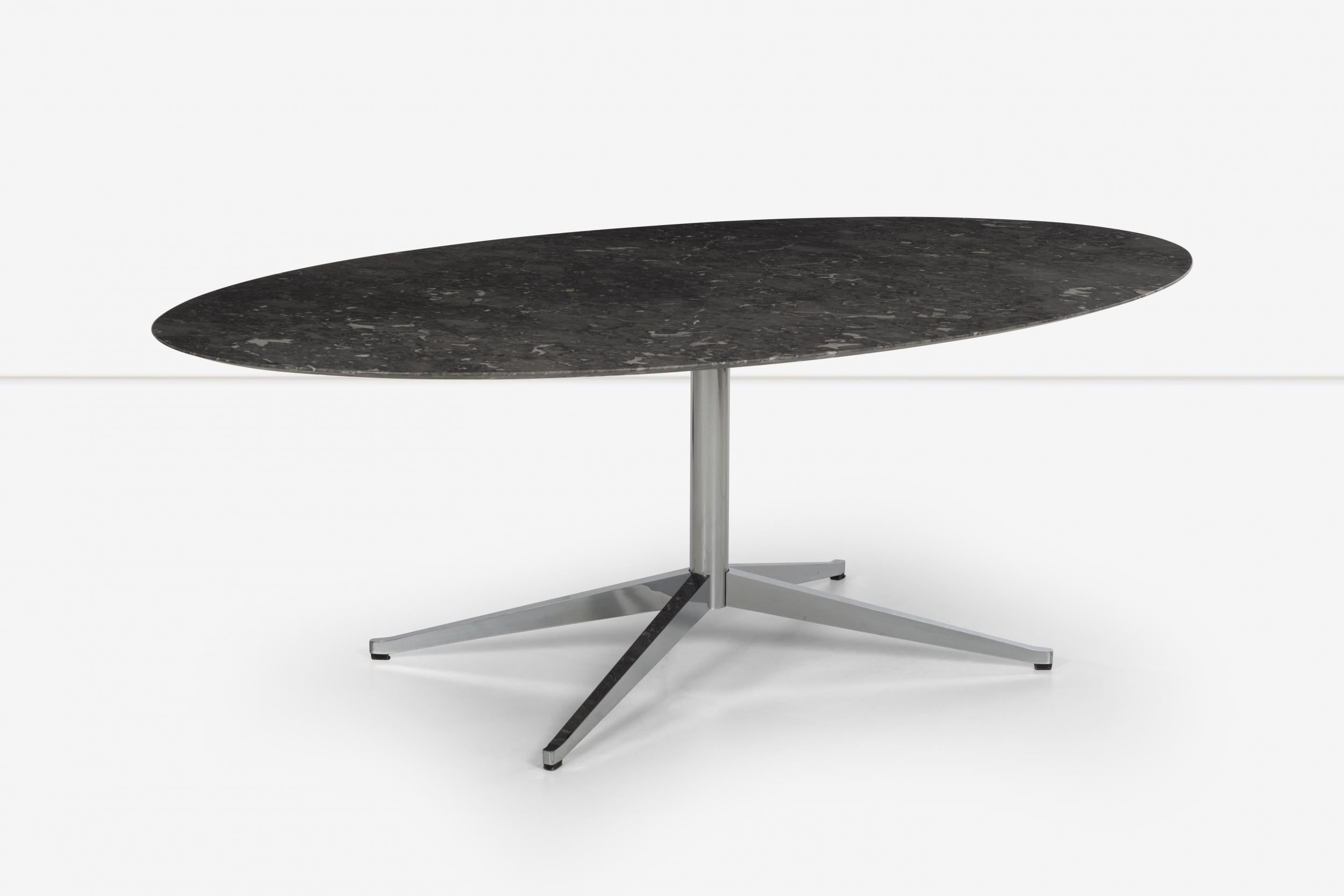 Florence Knoll Esstisch oder Schreibtisch in Grigio Marquina Satin-Finish (Poliert) im Angebot