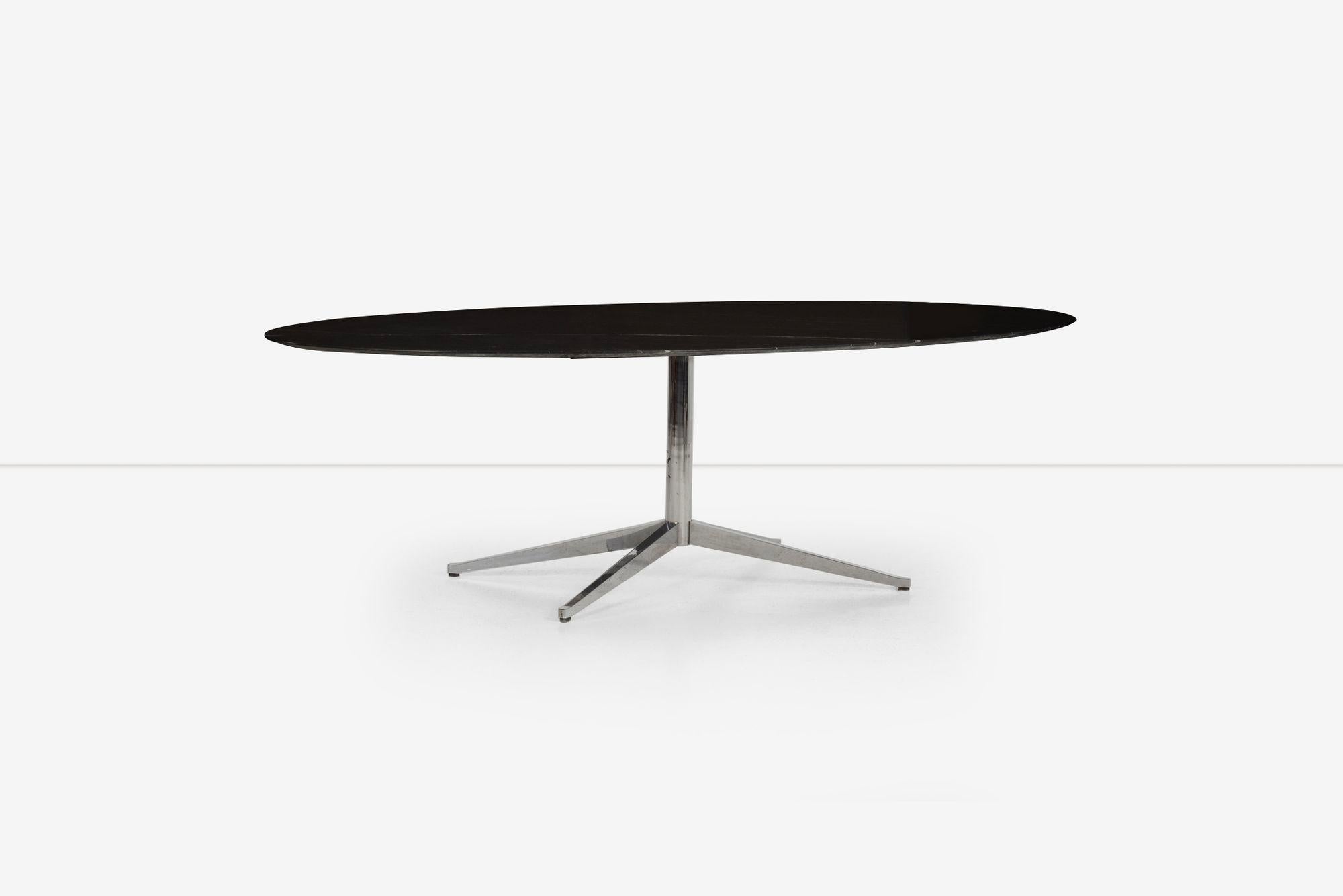 Florence Knoll Dining Table or Desk - Oval in Nero Marquina Marble In Good Condition In Chicago, IL