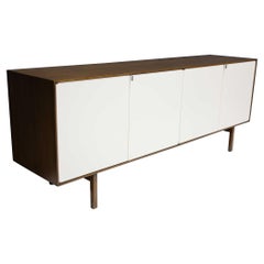 Florence Knoll Early Sideboard, Credenza in Walnut, Model 541