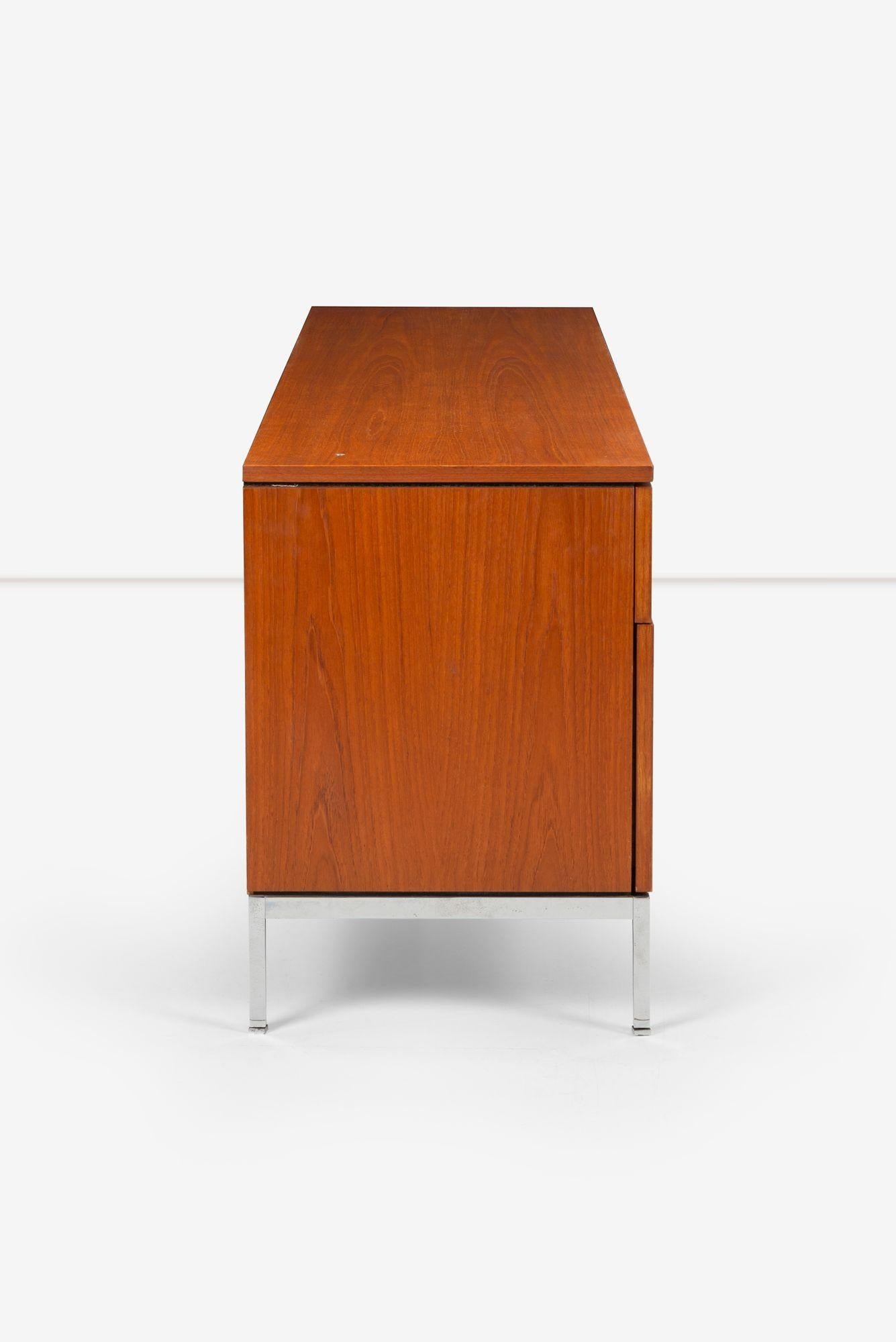 Florence Knoll Anrichte mit acht Schubladen aus Teakholz (Chrom) im Angebot