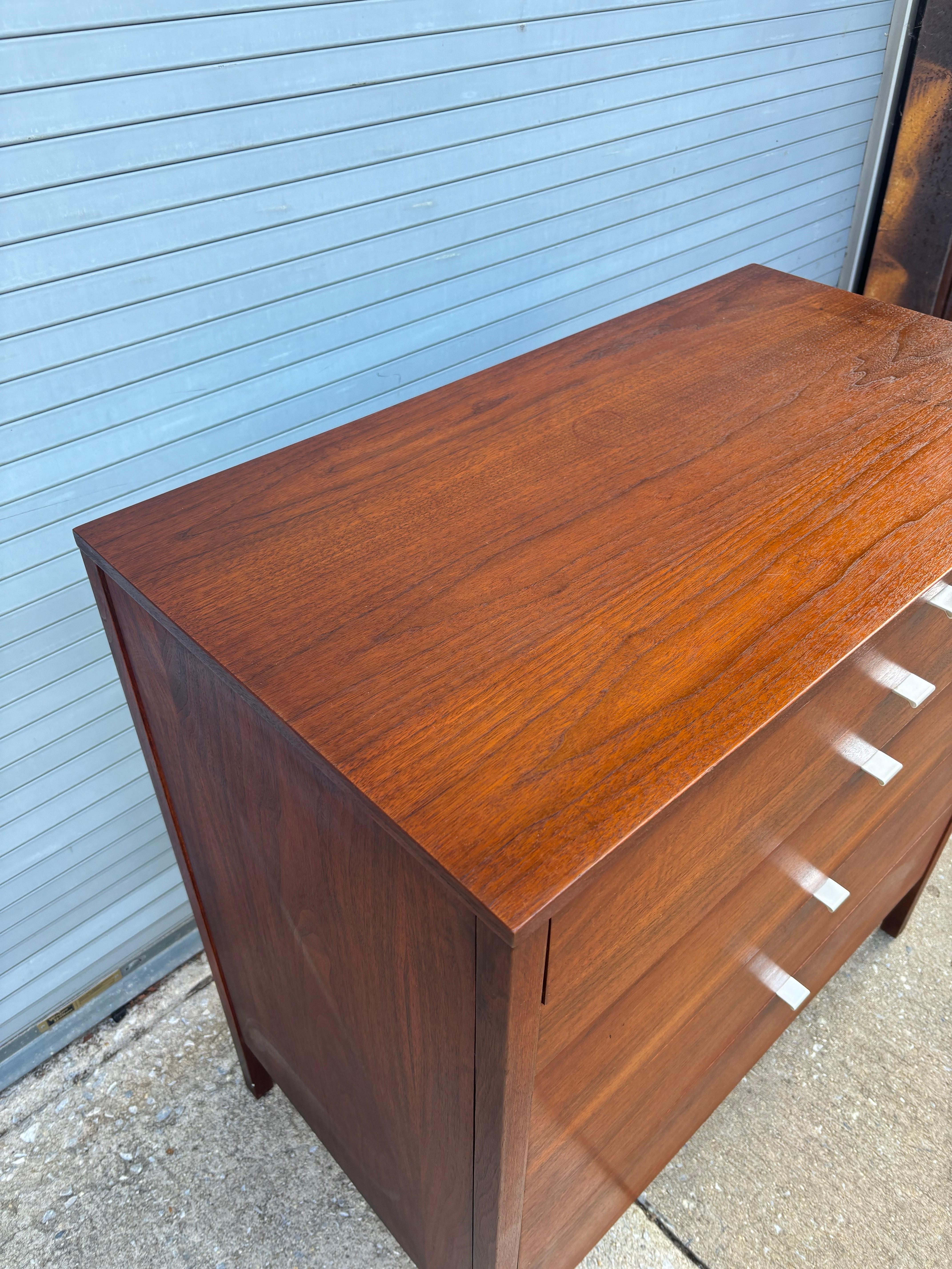 American Florence Knoll for Knoll 5 Drawer Dresser, model #326-2