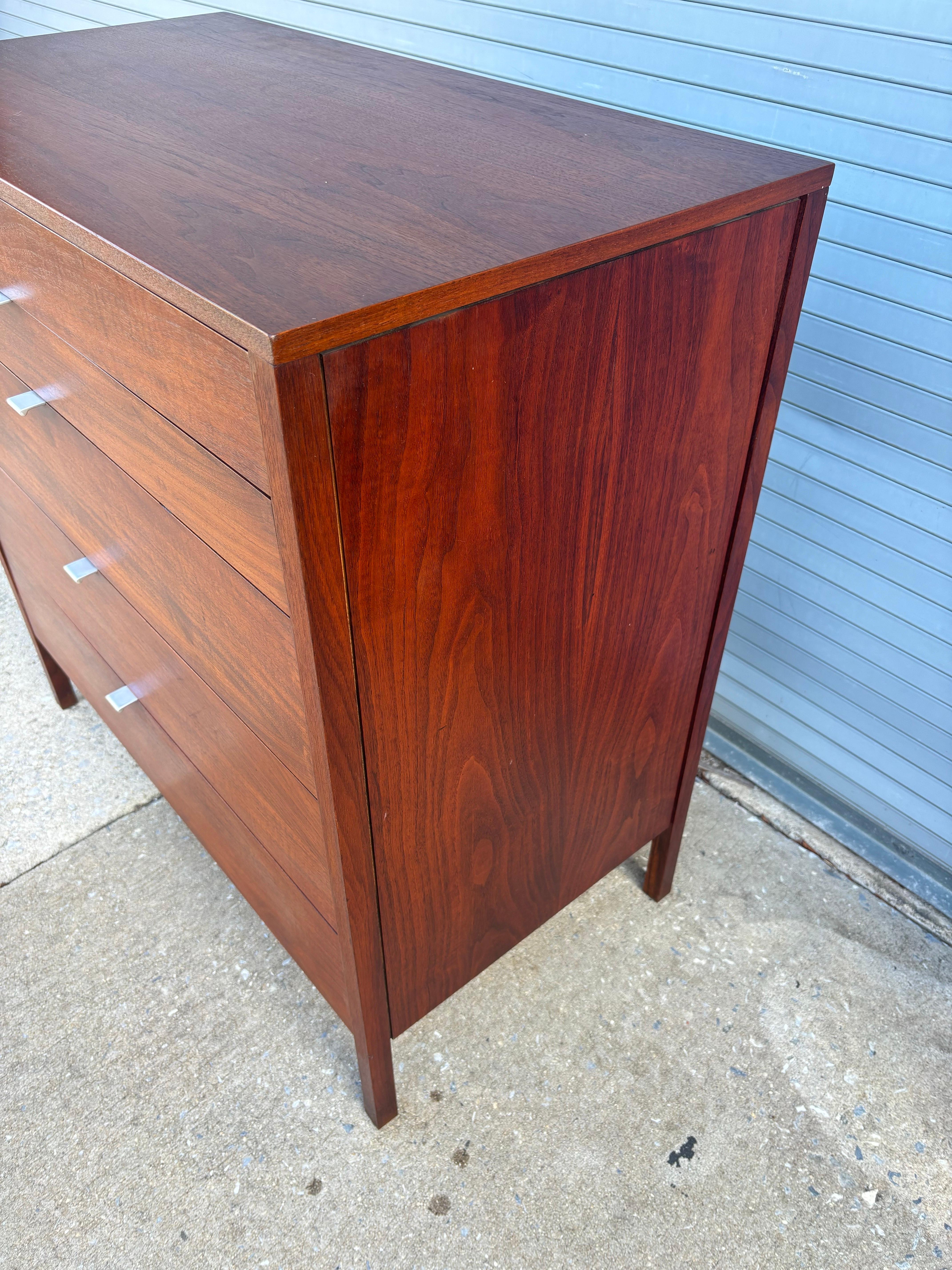 Florence Knoll for Knoll 5 Drawer Dresser, model #326-2 In Good Condition In Philadelphia, PA