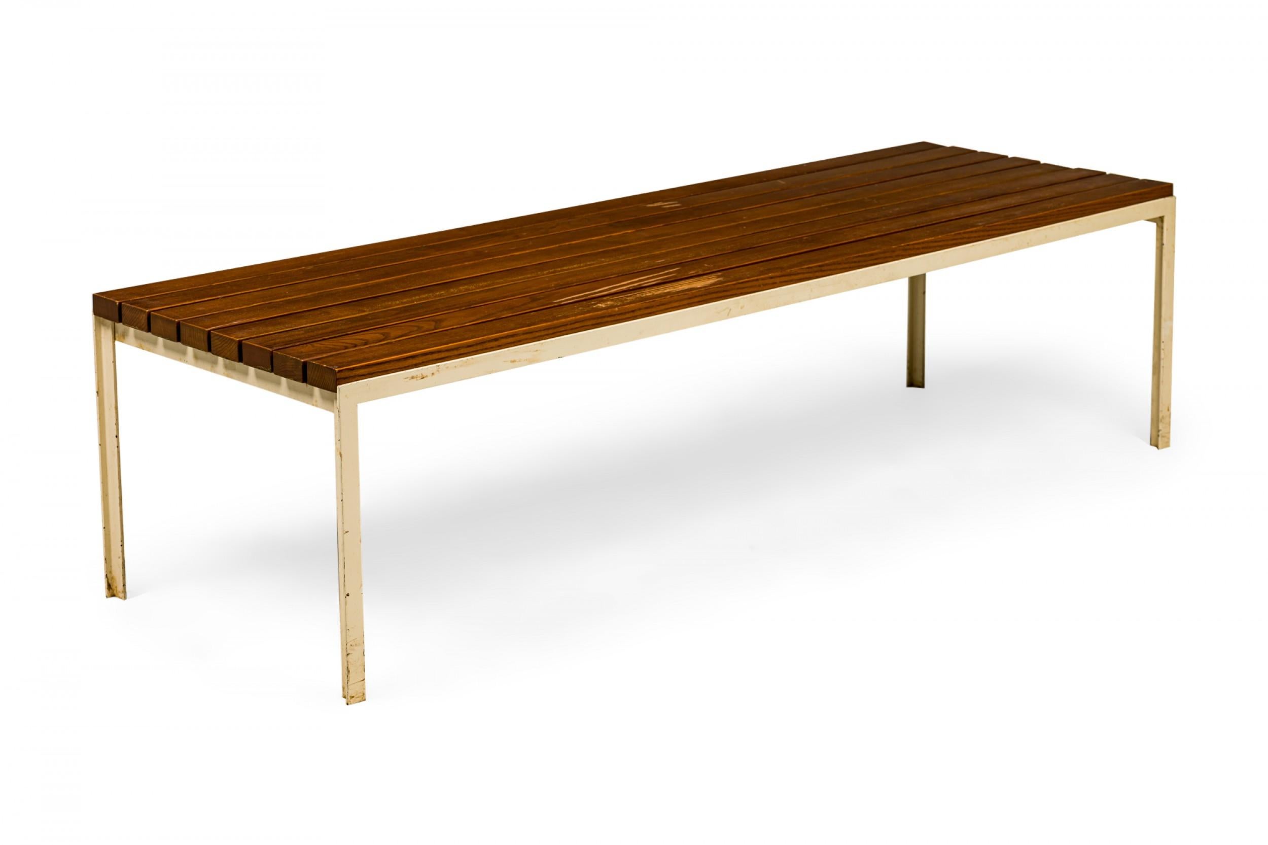 Florence Knoll for Knoll Associates American Mid-Century Wooden Slat T-Bar Bench In Good Condition For Sale In New York, NY