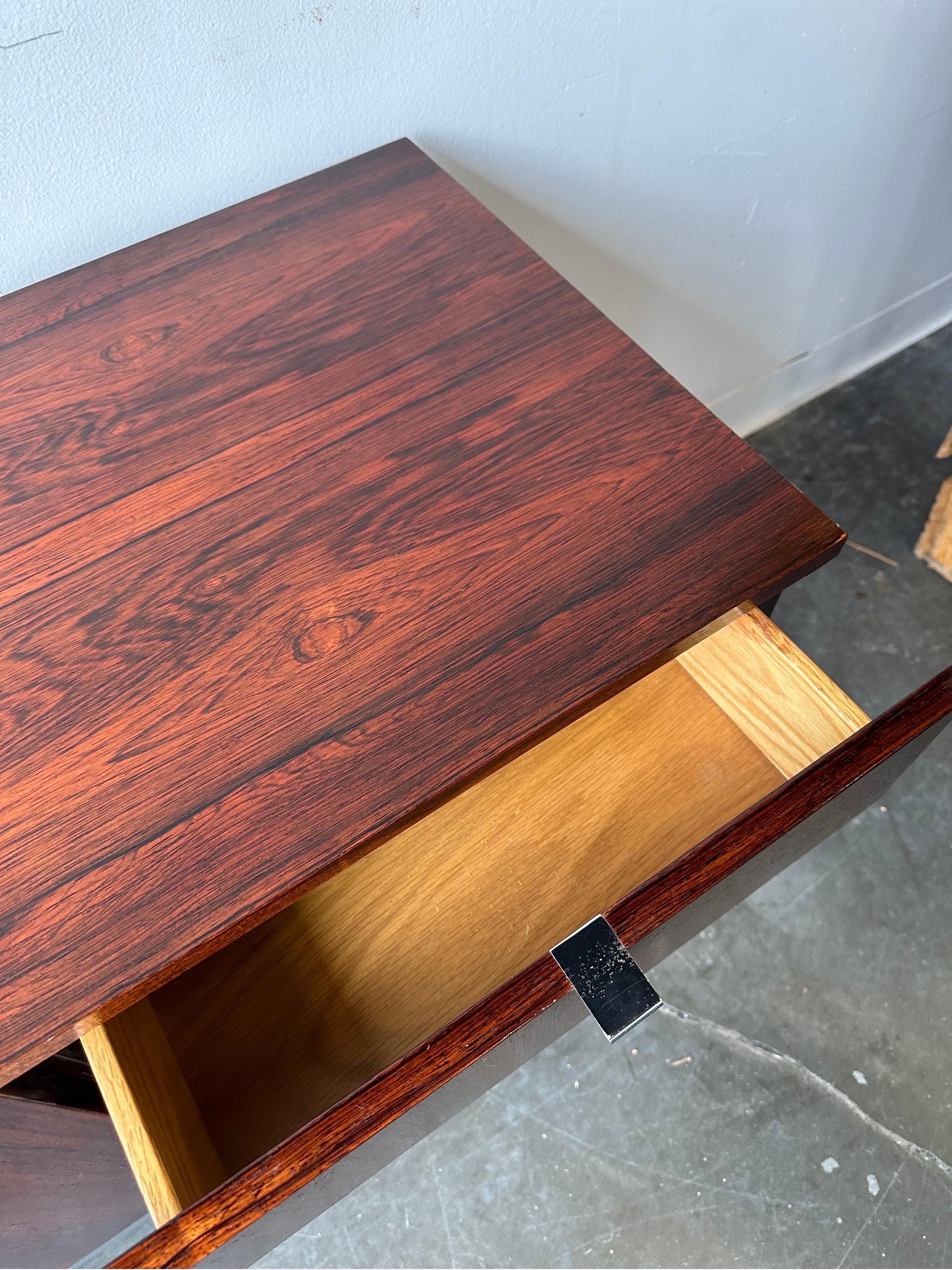 Florence Knoll for Knoll Associates Rosewood Credenza  In Good Condition In Southampton, NJ