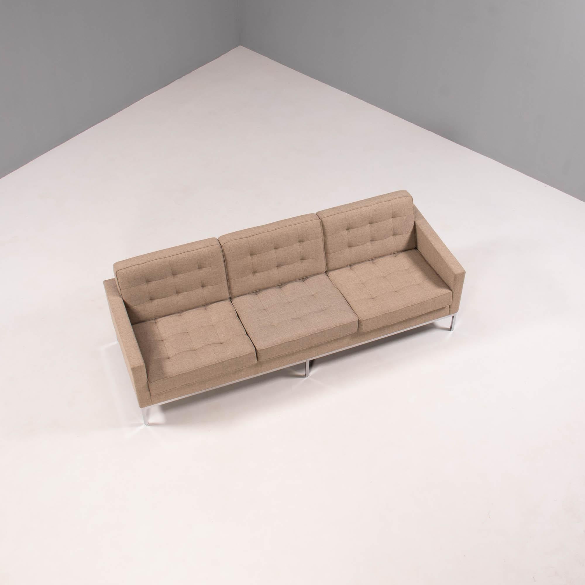 Originally designed by Florence Knoll in 1954, this sofa is a fantastic example of the modern aesthetic of the era.

The design has since been updated to the Relaxed model which offers deeper seating and more comfort while maintaining the original
