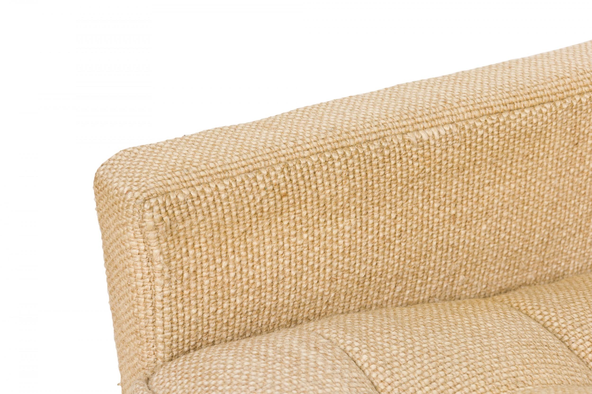 Florence Knoll für Knoll International, 3-sitziges, beigefarbenes, gepolstertes Sofa (amerikanisch) im Angebot