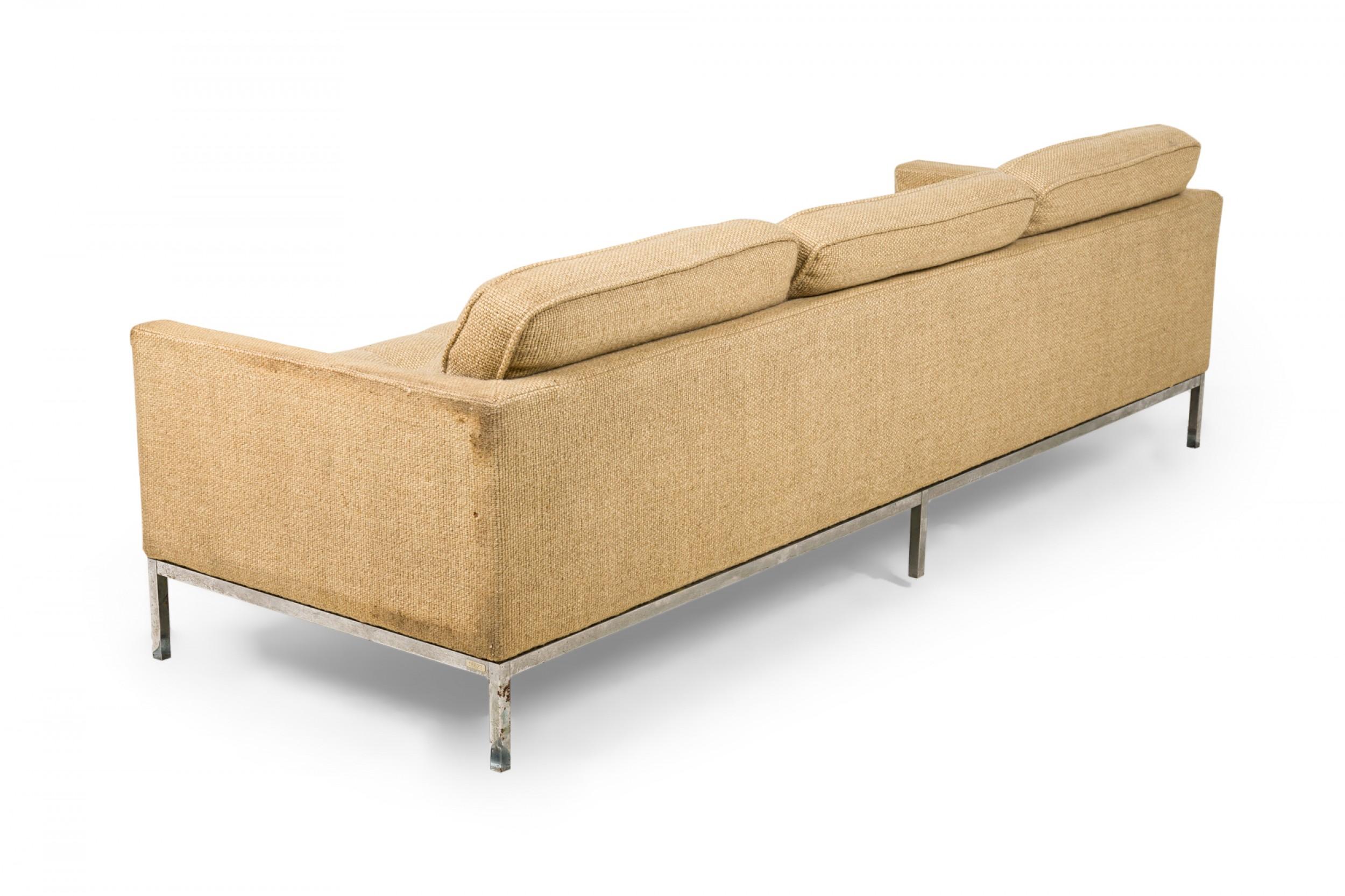 Florence Knoll für Knoll International, 3-sitziges, beigefarbenes, gepolstertes Sofa im Zustand „Gut“ im Angebot in Queens, NY