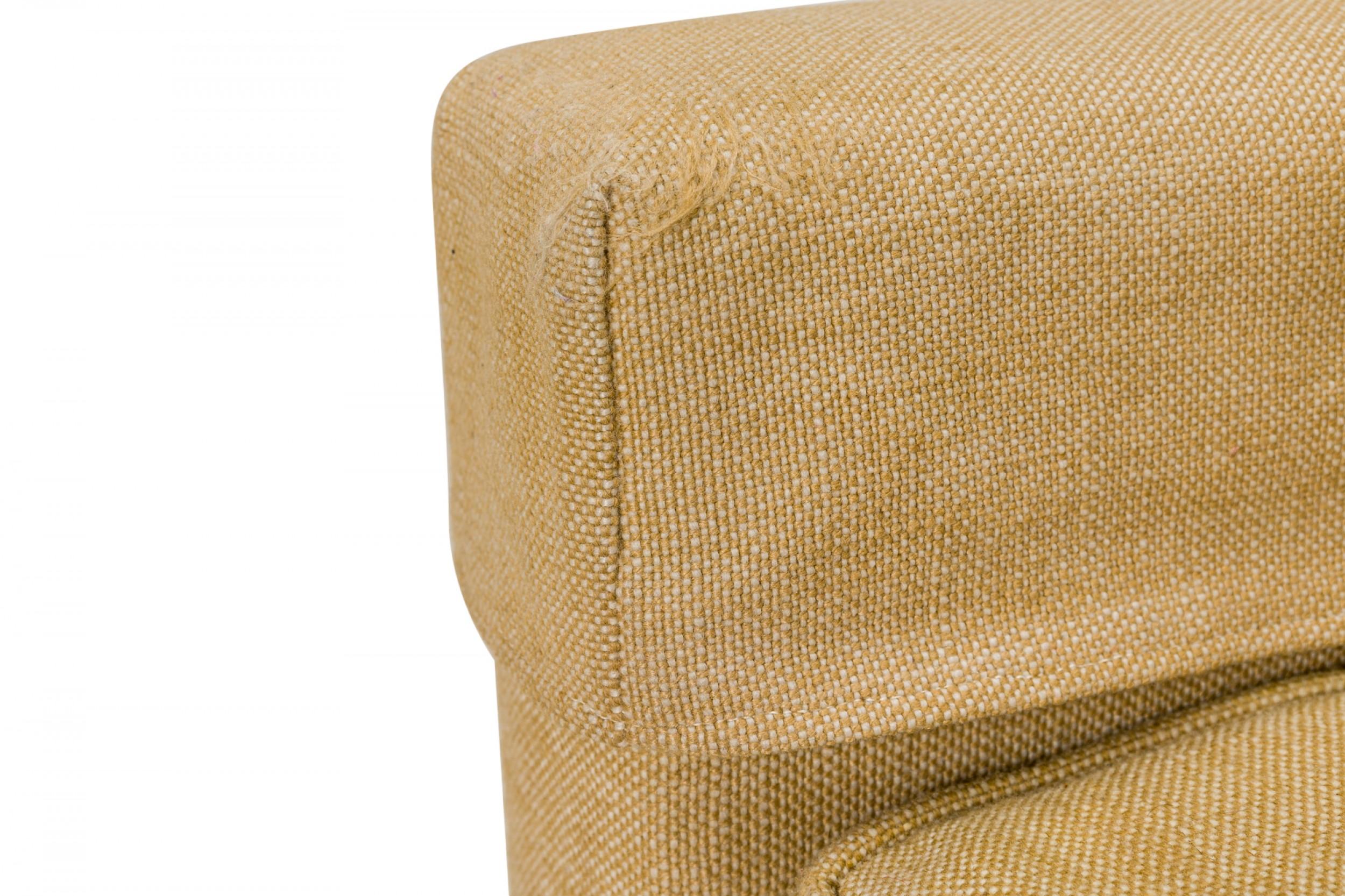 Florence Knoll für Knoll International Beigefarbener gepolsterter Sessel mit Stoffbezug im Angebot 2