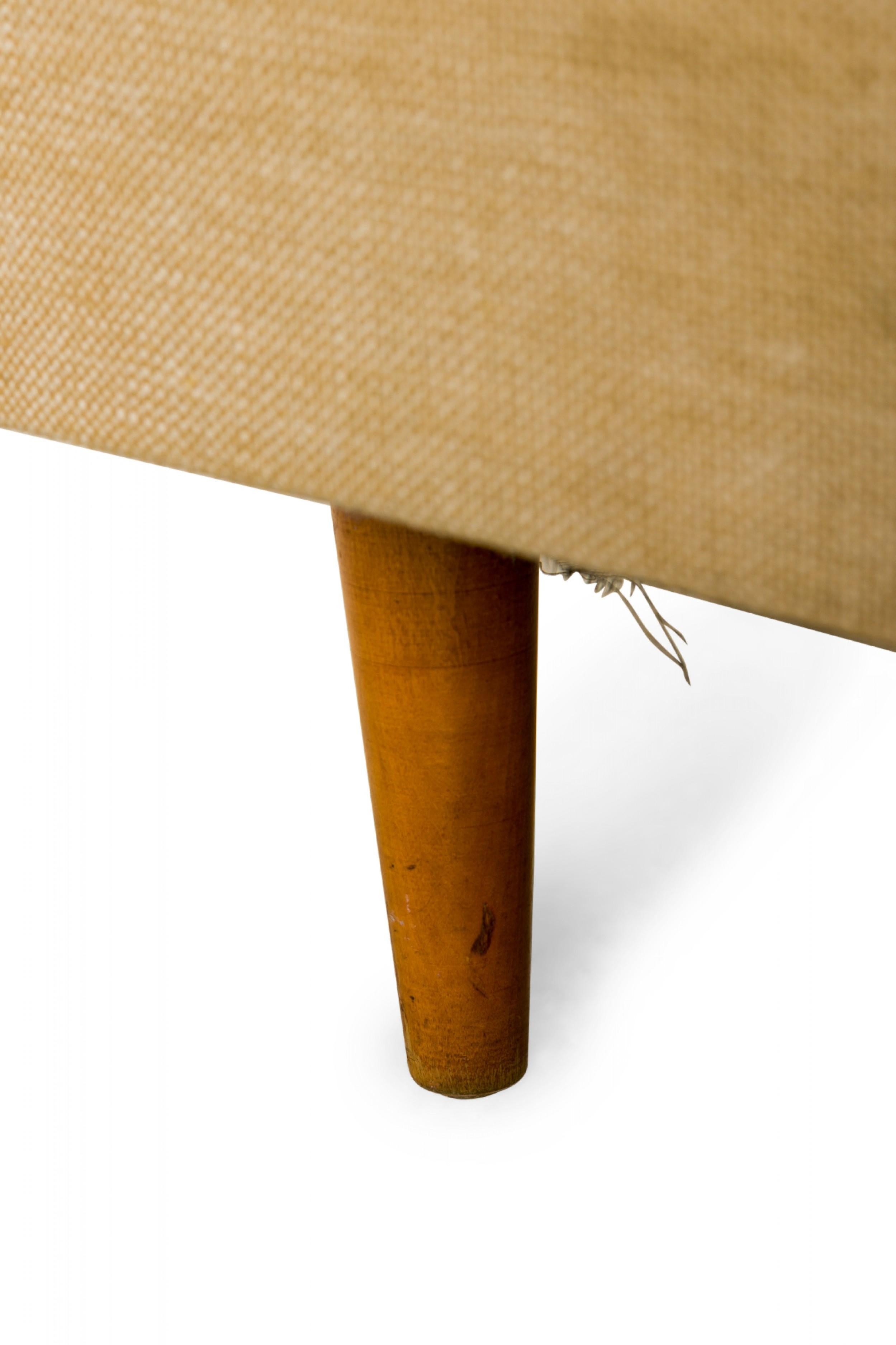 Florence Knoll für Knoll International Beigefarbener gepolsterter Sessel mit Stoffbezug im Angebot 3