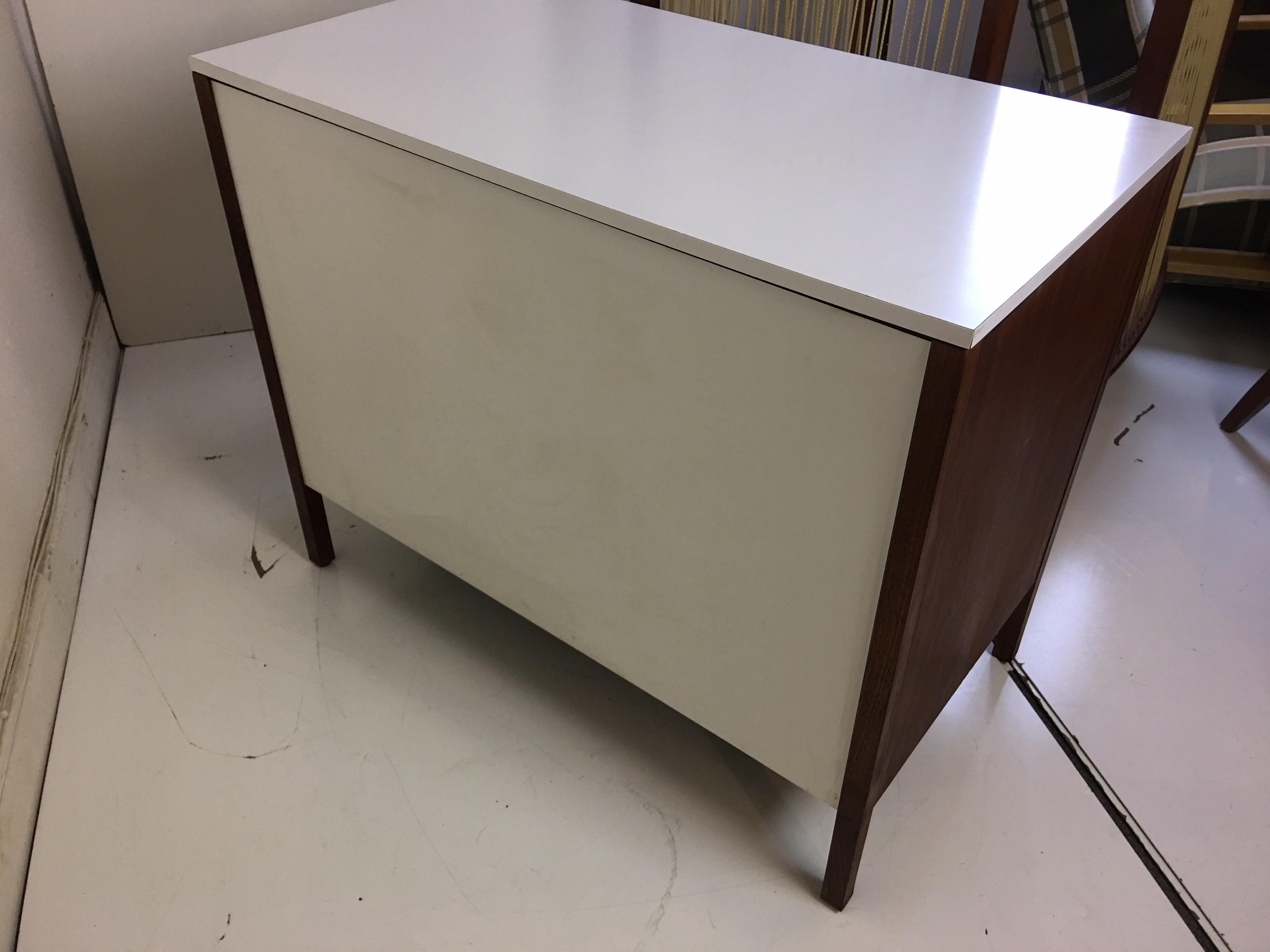 Florence Knoll for Knoll International Dresser In Good Condition In Philadelphia, PA