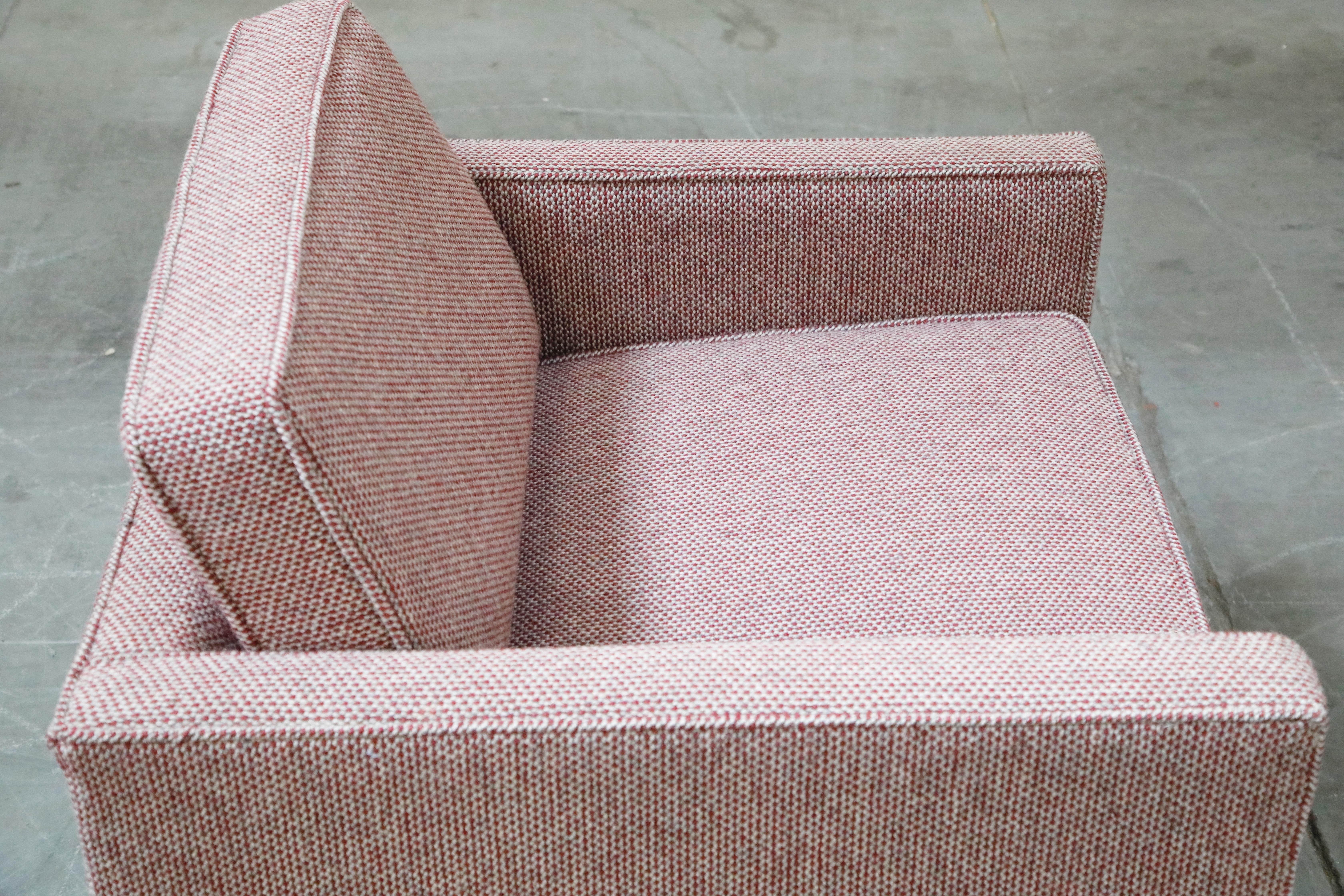 Florence Knoll for Knoll International Lounge Armchair, circa 1980s 7