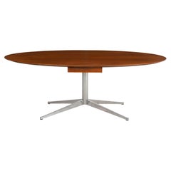 Florence Knoll für Knoll international Ovaler Schreibtisch mit Schublade in Nussbaum 1960