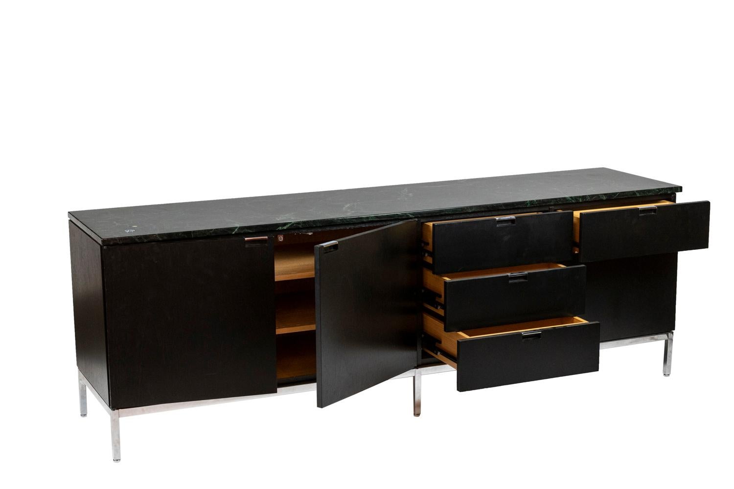 Florence Knoll for Knoll International, Sideboard Model 2544 in Oak and Marble In Good Condition In Saint-Ouen, FR