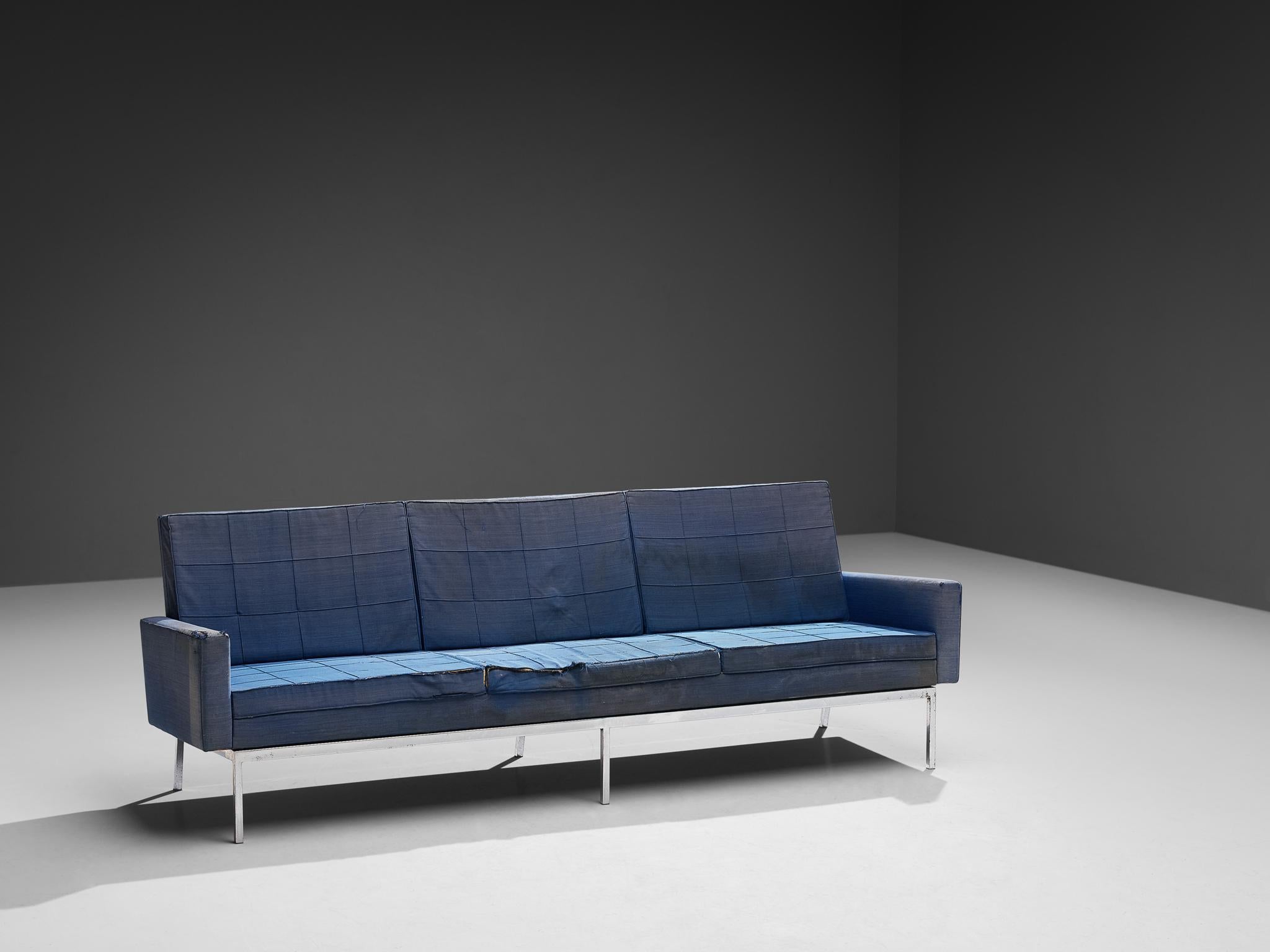 Florence Knoll für Knoll International, Sofa mit blauer Polsterung und Stahl im Zustand „Gut“ im Angebot in Waalwijk, NL