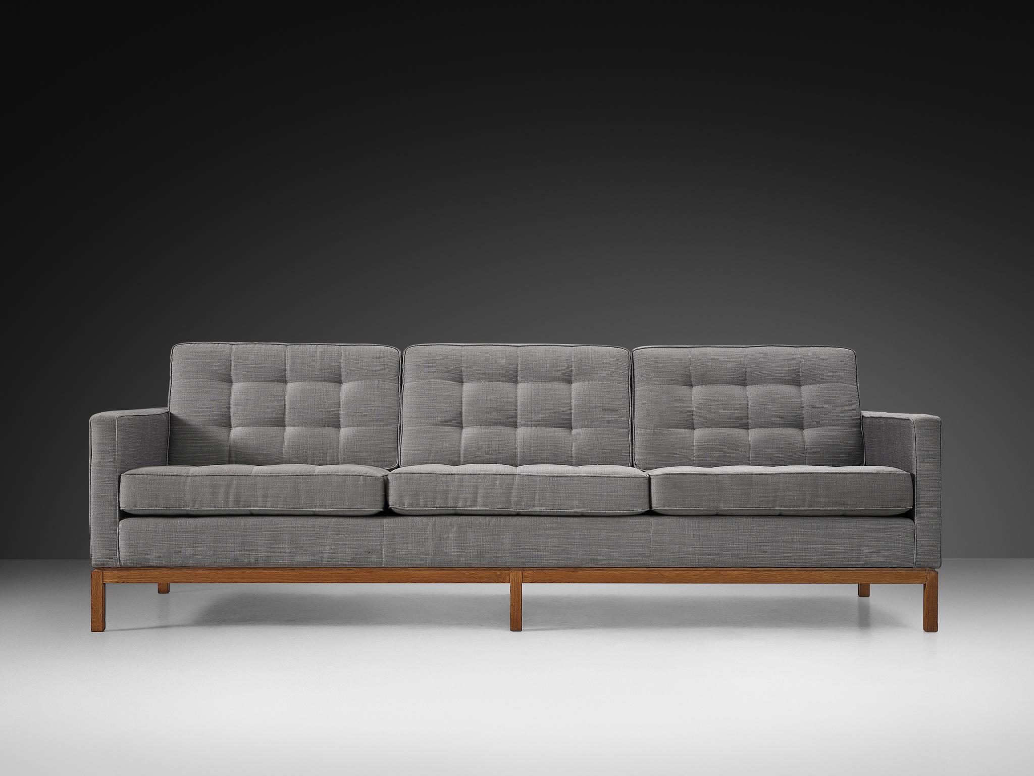 Florence Knoll for Knoll International Sofa in Teak and Grey Upholstery Bon état - En vente à Waalwijk, NL