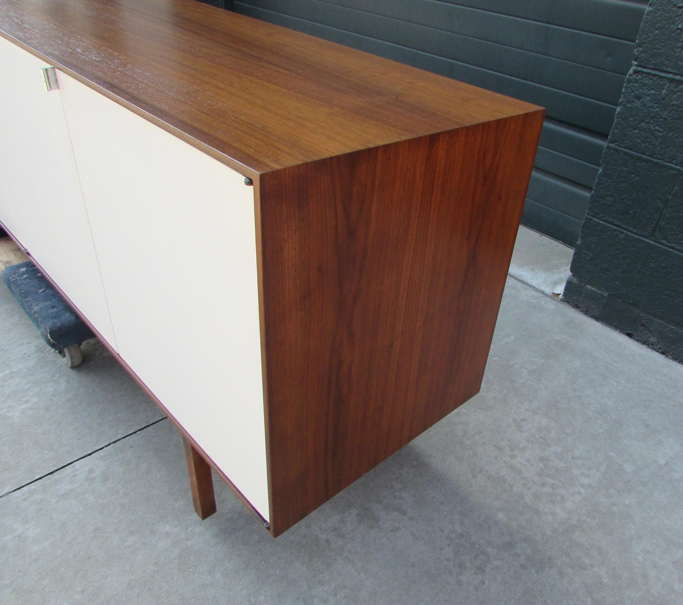 Florence Knoll for Knoll Model 541 Walnut Credenza with White Lacquer Doors 8