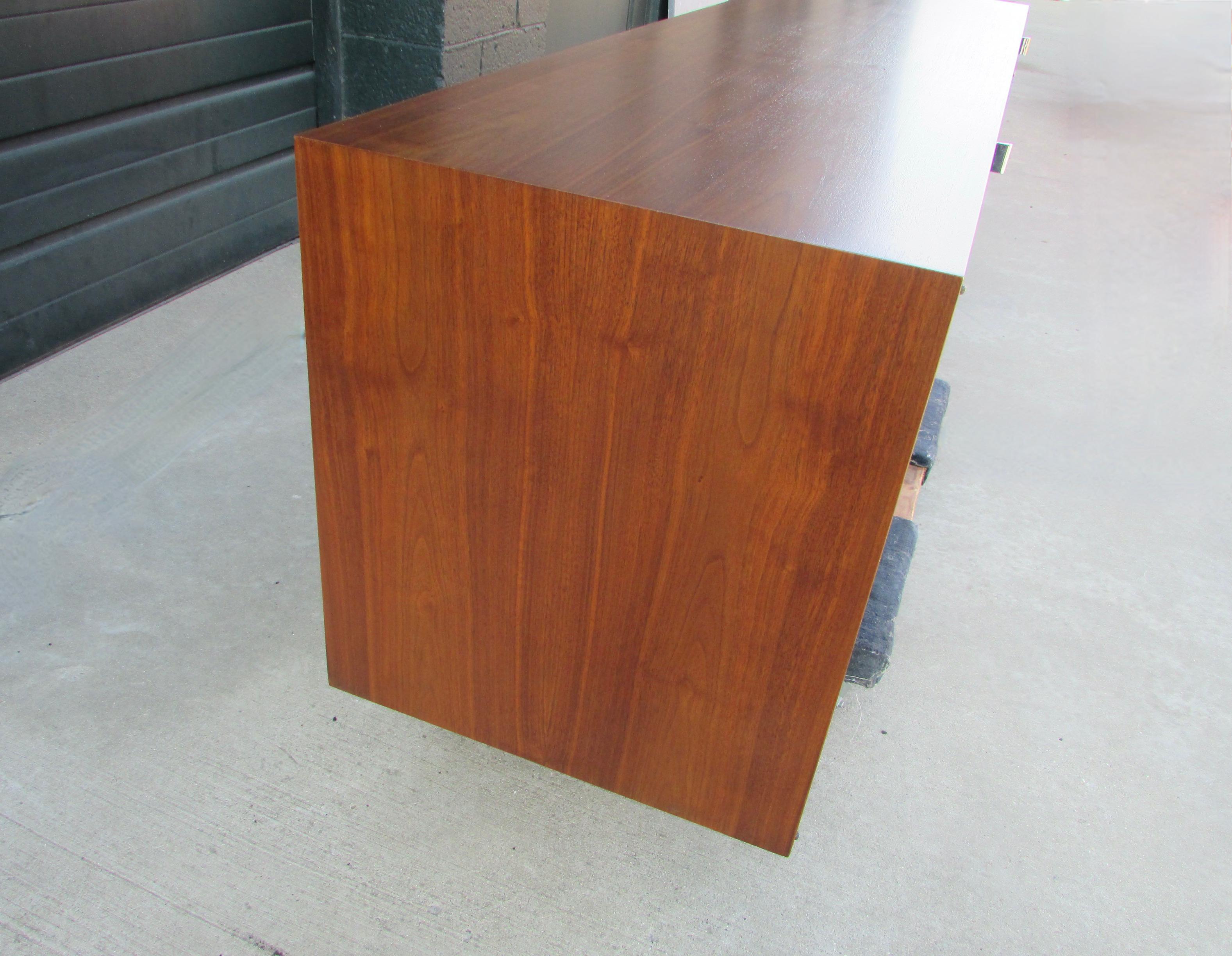 Florence Knoll for Knoll Model 541 Walnut Credenza with White Lacquer Doors 10