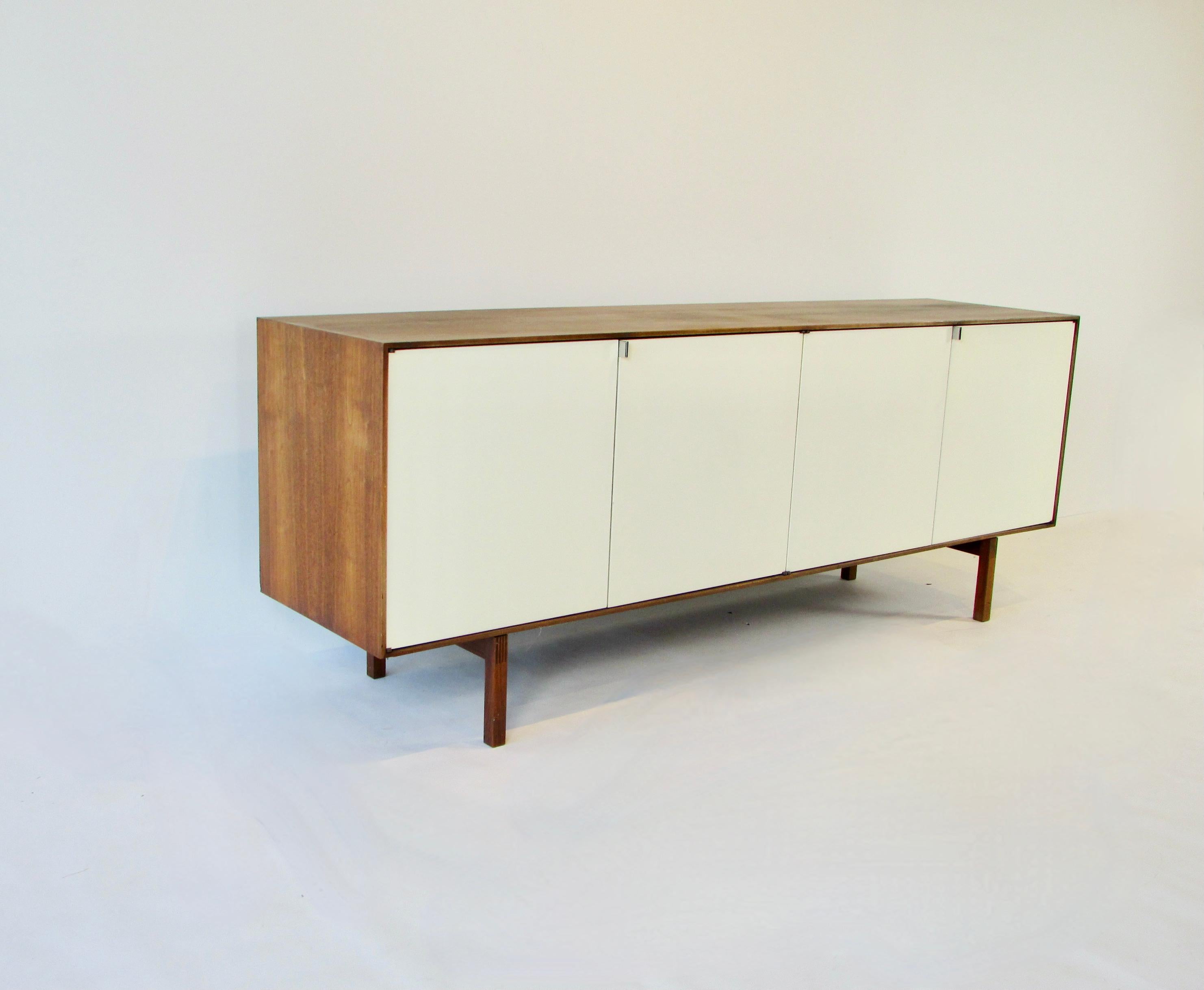 Lacquered Florence Knoll for Knoll Model 541 Walnut Credenza with White Lacquer Doors