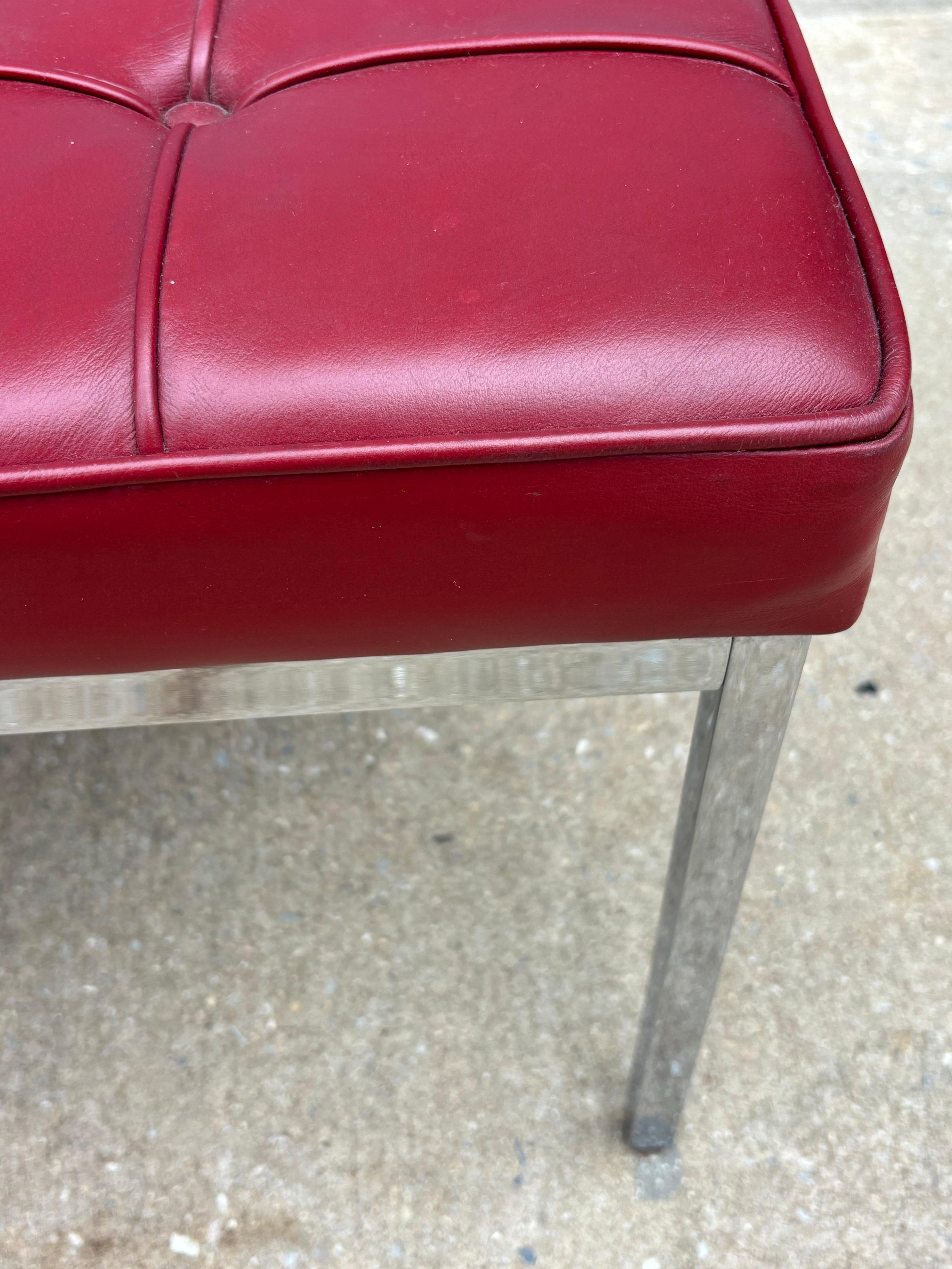 Florence Knoll para Knoll Banco de cuero Ox Blood, 2 Disponibles en venta 3