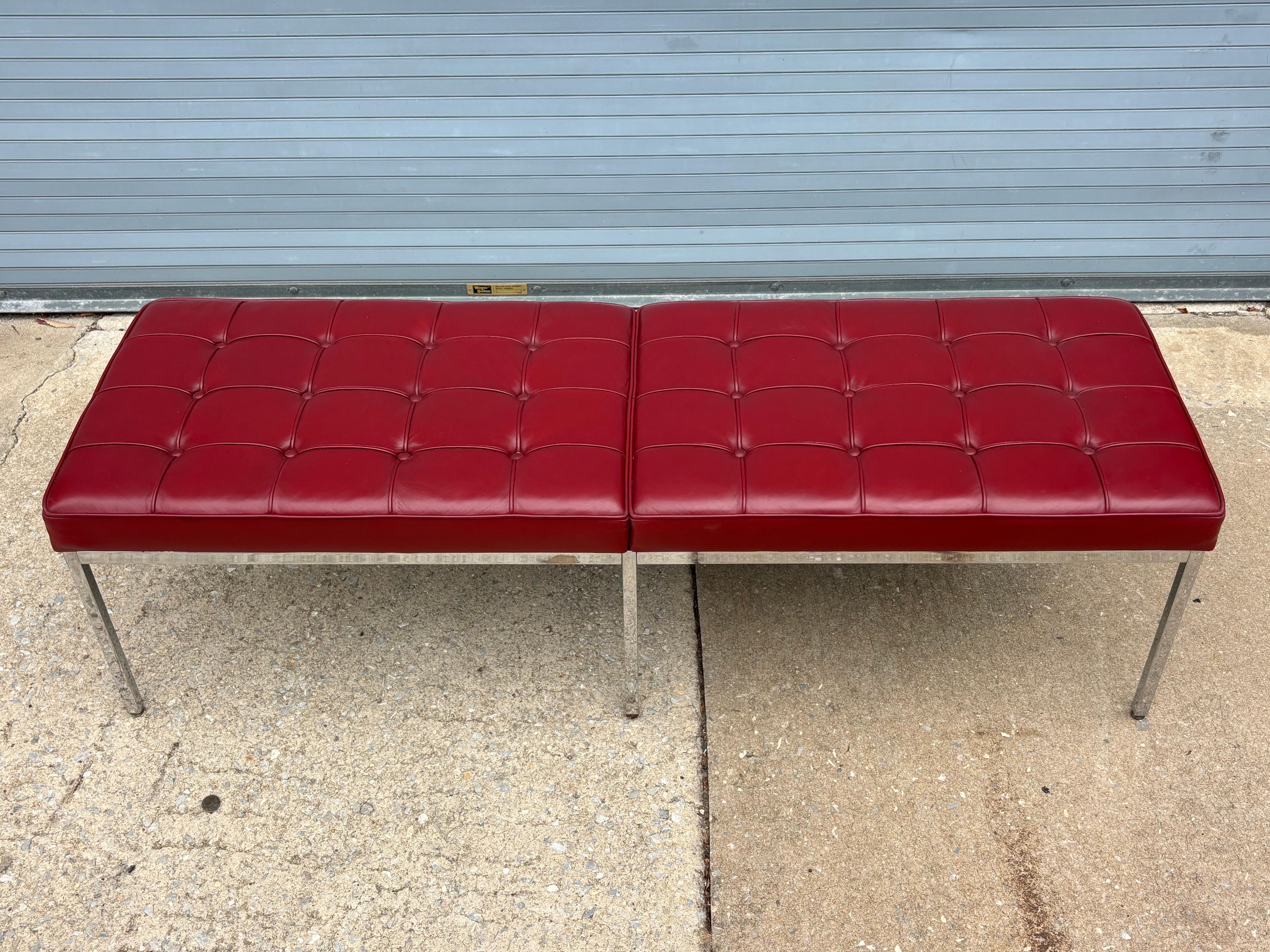 Florence Knoll para Knoll Banco de cuero Ox Blood, 2 Disponibles en venta 2