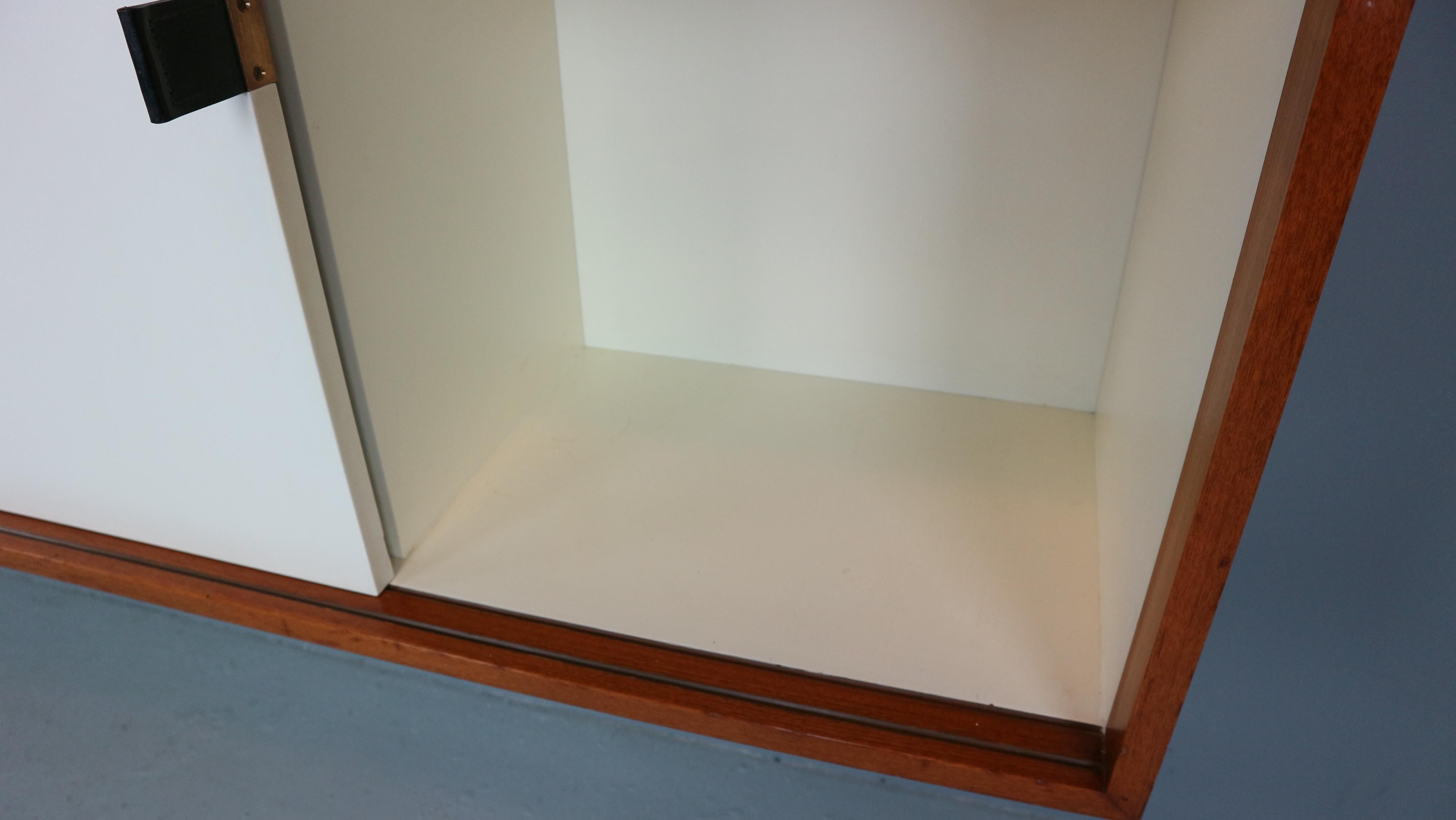 Florence Knoll for Knoll set of two hanging cabinets, model 121 + 123 W-1, 1947 For Sale 3