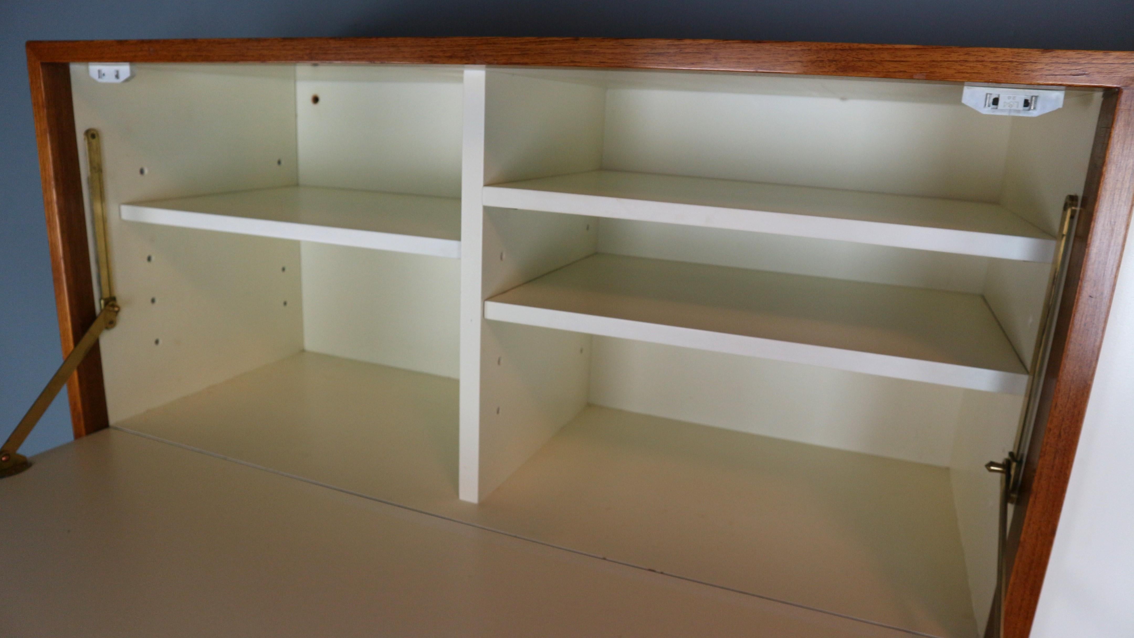 20th Century Florence Knoll for Knoll set of two hanging cabinets, model 121 + 123 W-1, 1947 For Sale