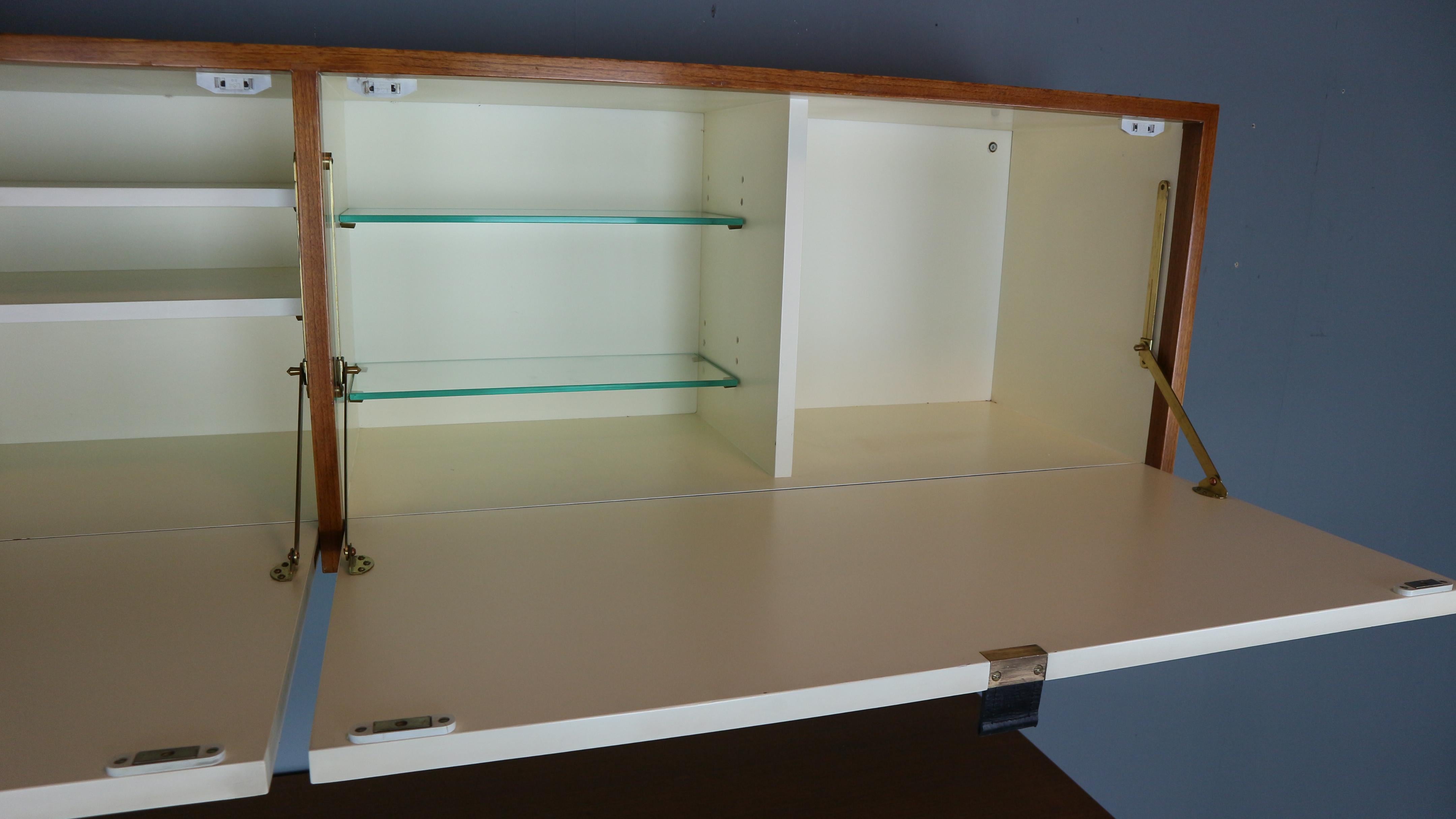 Brass Florence Knoll for Knoll set of two hanging cabinets, model 121 + 123 W-1, 1947 For Sale