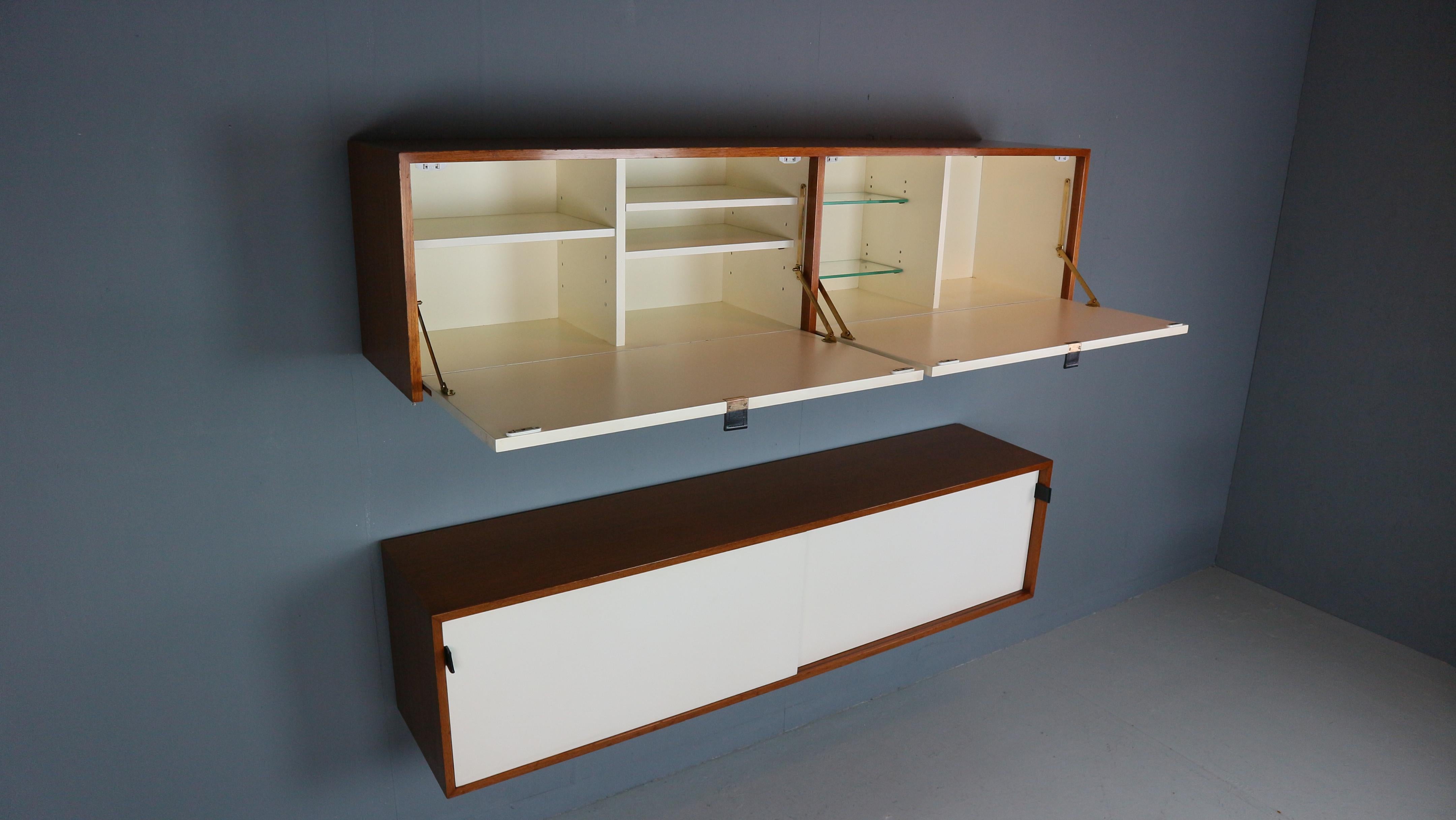 Florence Knoll for Knoll set of two hanging cabinets, model 121 + 123 W-1, 1947 For Sale 1