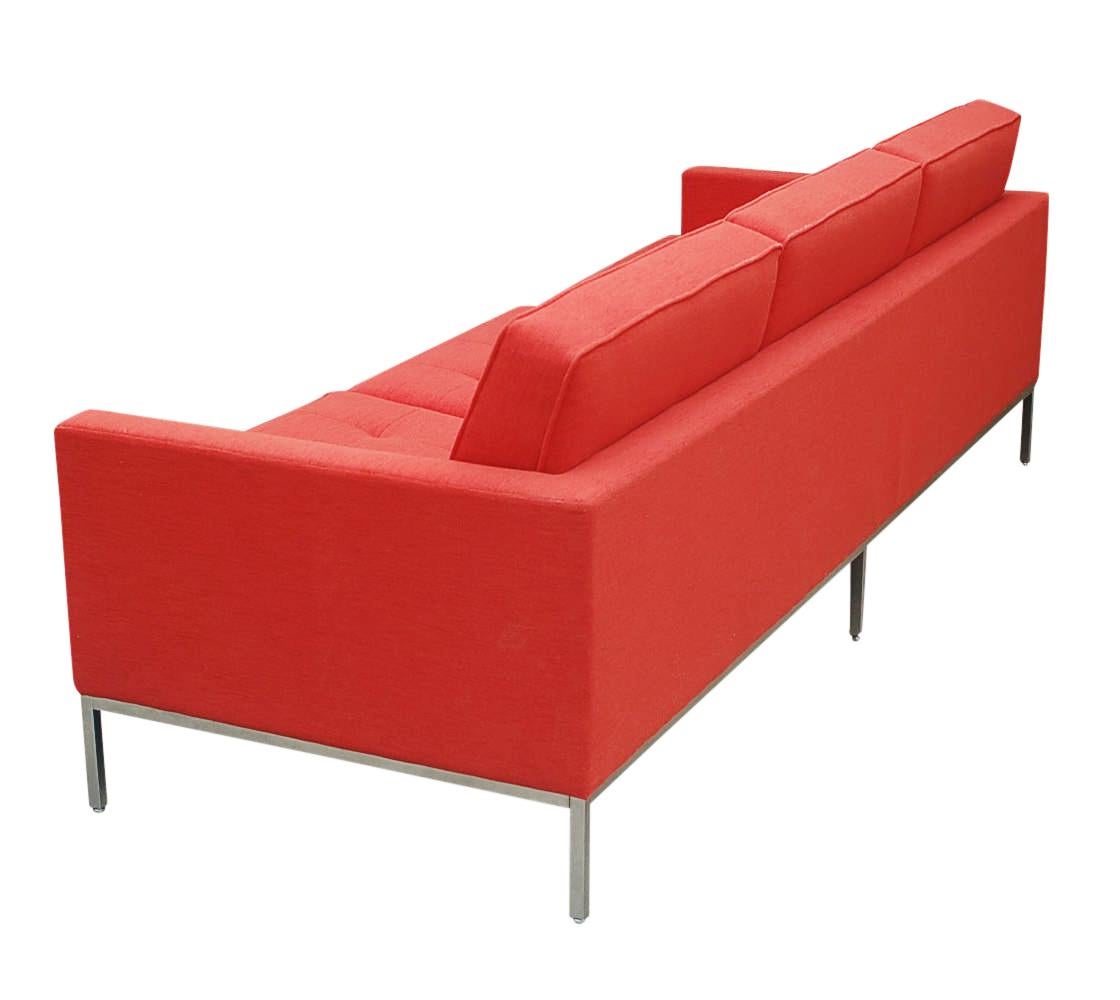 Florence Knoll for Knoll Sofa and Matching Lounge Chairs Living Room Set in Red In Good Condition In Philadelphia, PA