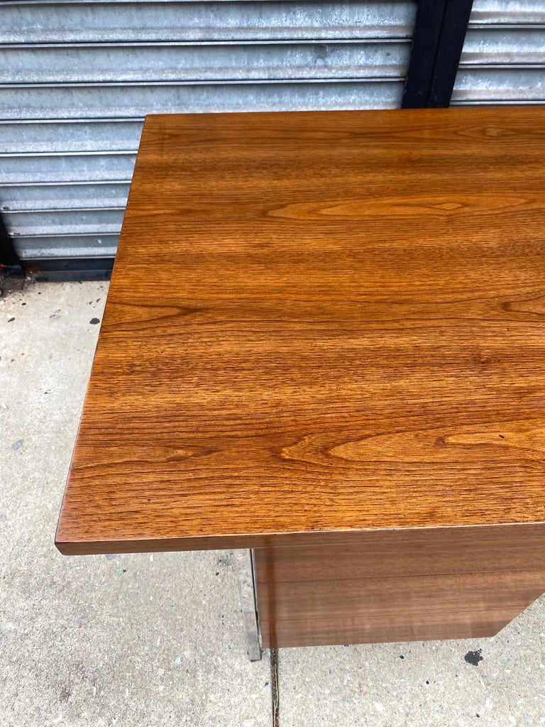 Florence Knoll for Knoll Walnut and Chrome Executive Desk For Sale at