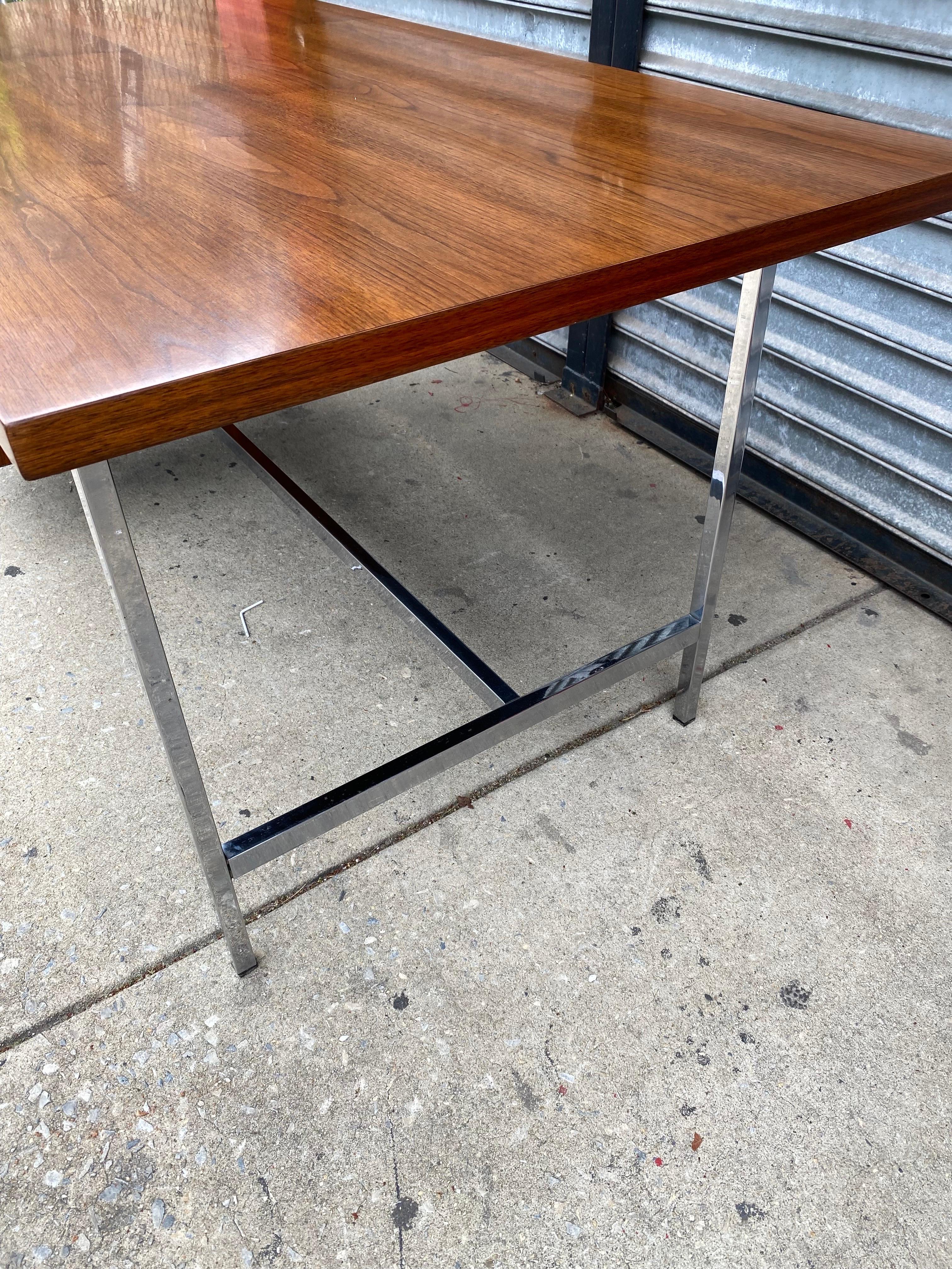 Florence Knoll for Knoll  Walnut and Chrome Executive Desk In Good Condition In Philadelphia, PA