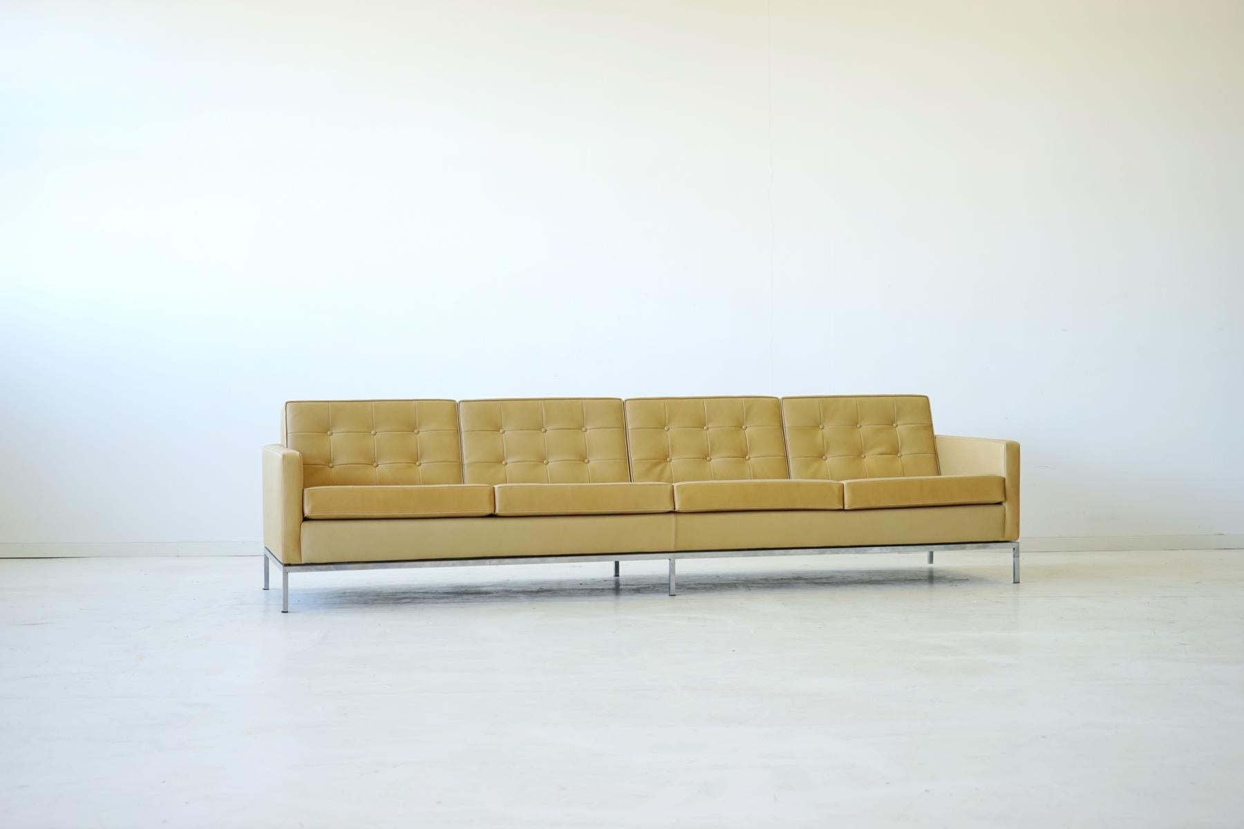 Americano Florence Knoll International Divano a 4 posti in pelle in vendita