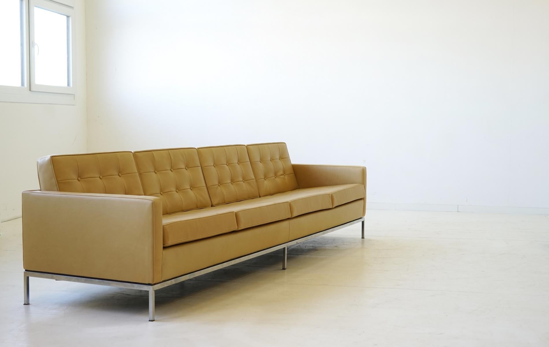 Acciaio Florence Knoll International Divano a 4 posti in pelle in vendita