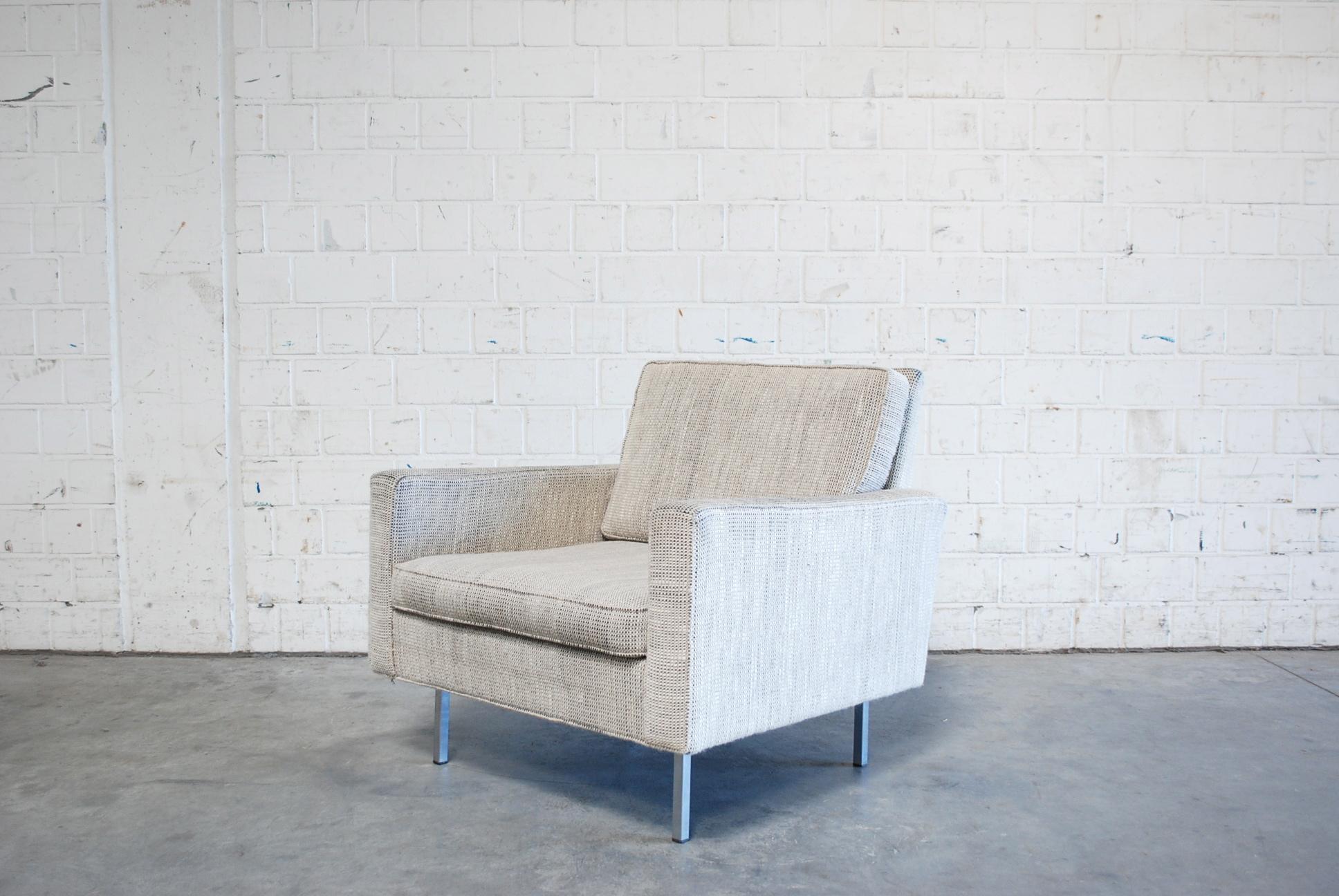 This armchair was designed by Florence Knoll Bassett for Knoll International.
Model 25 BC. From the 1960s and rare.
It features the original black, white, and ecru woollen upholstery fabric and aluminium feet.
Good condition.
 