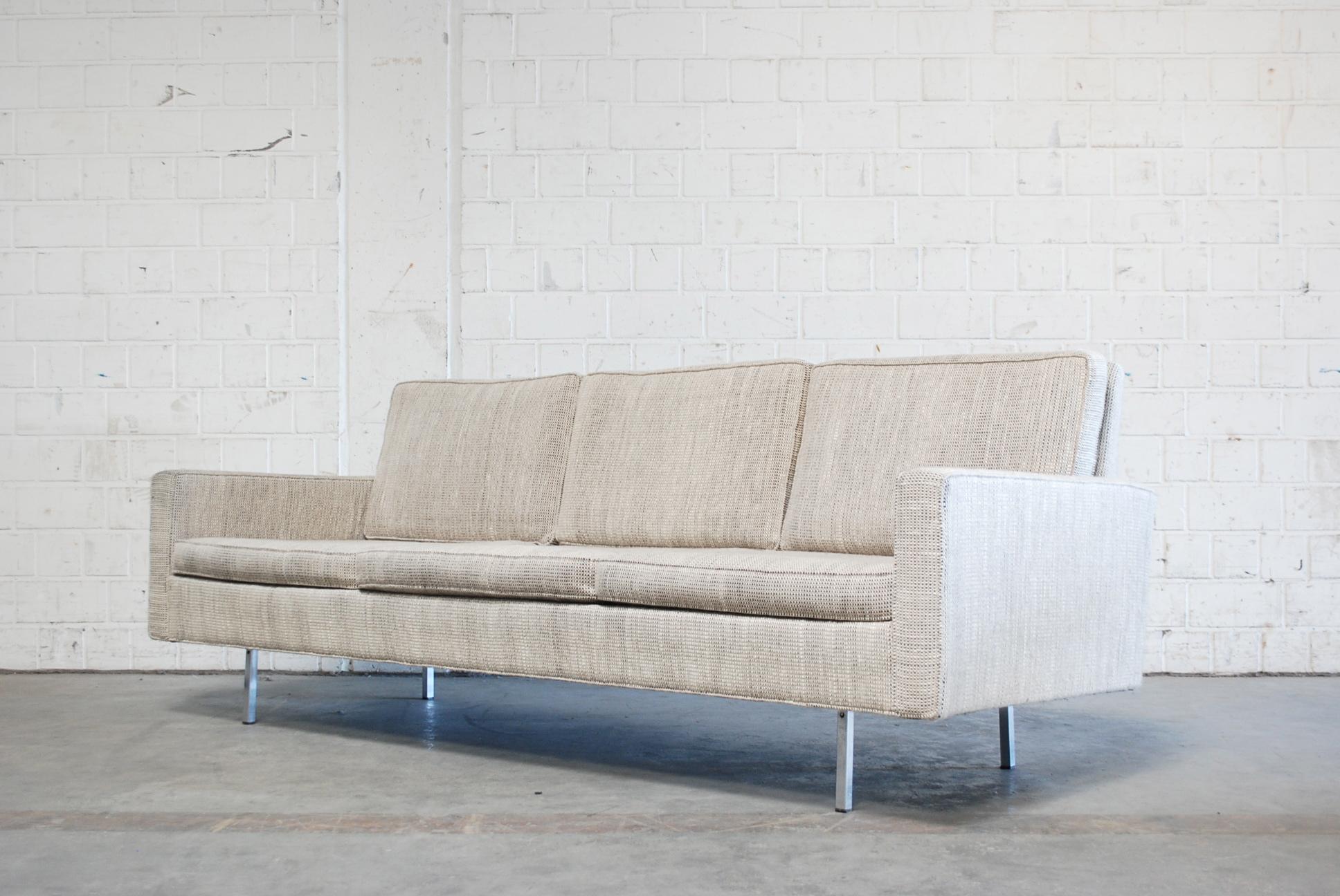 This sofa was designed by Florence Knoll Bassett for Knoll International.
Model 25 BC. From the 1960s and rare.
It features the original black, white, and ecru woollen upholstery fabric and aluminium feet.
Good condition.
 