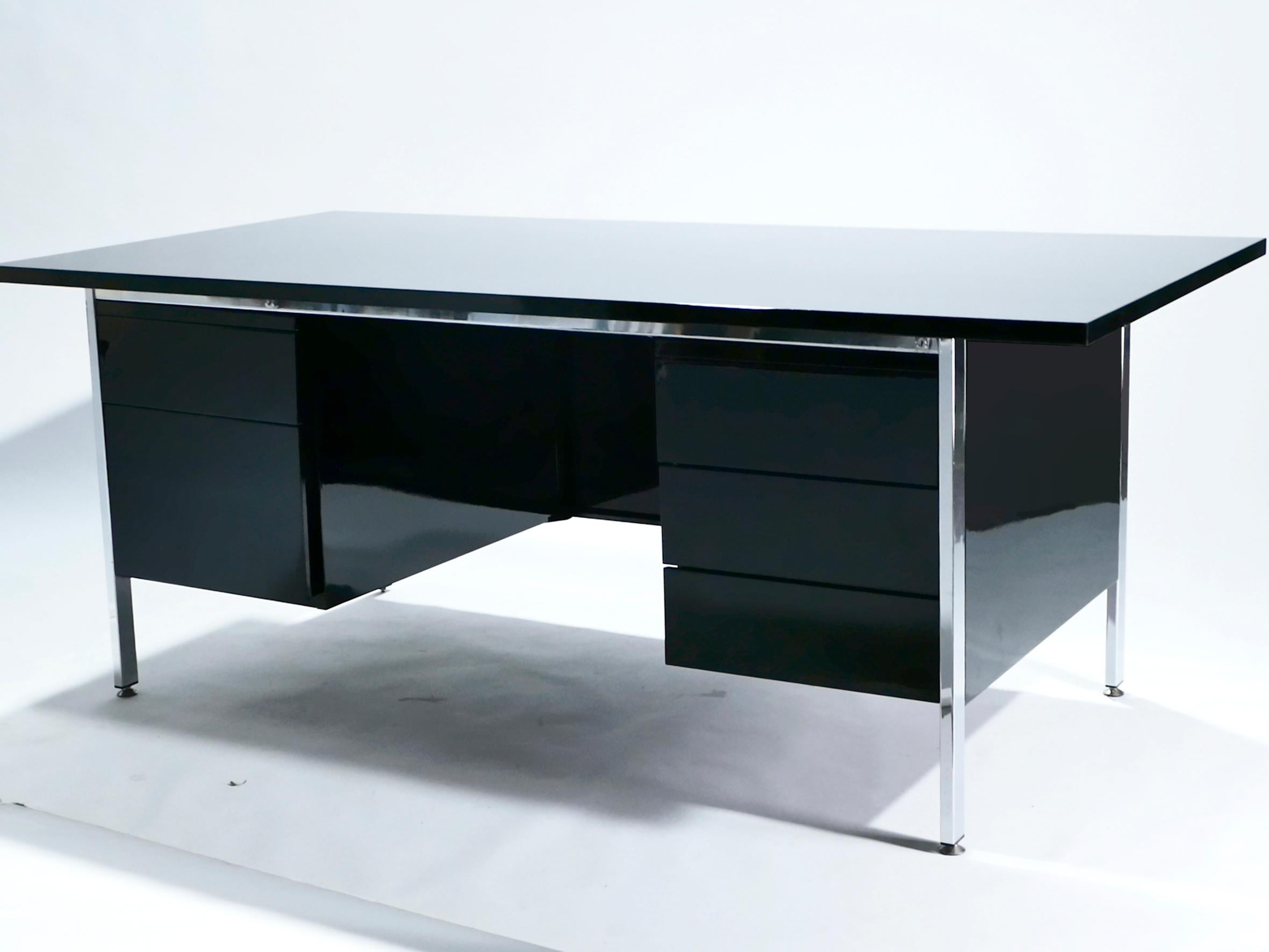 Mid-Century Modern Florence Knoll Lacquer and Chrome Desk, 1950s