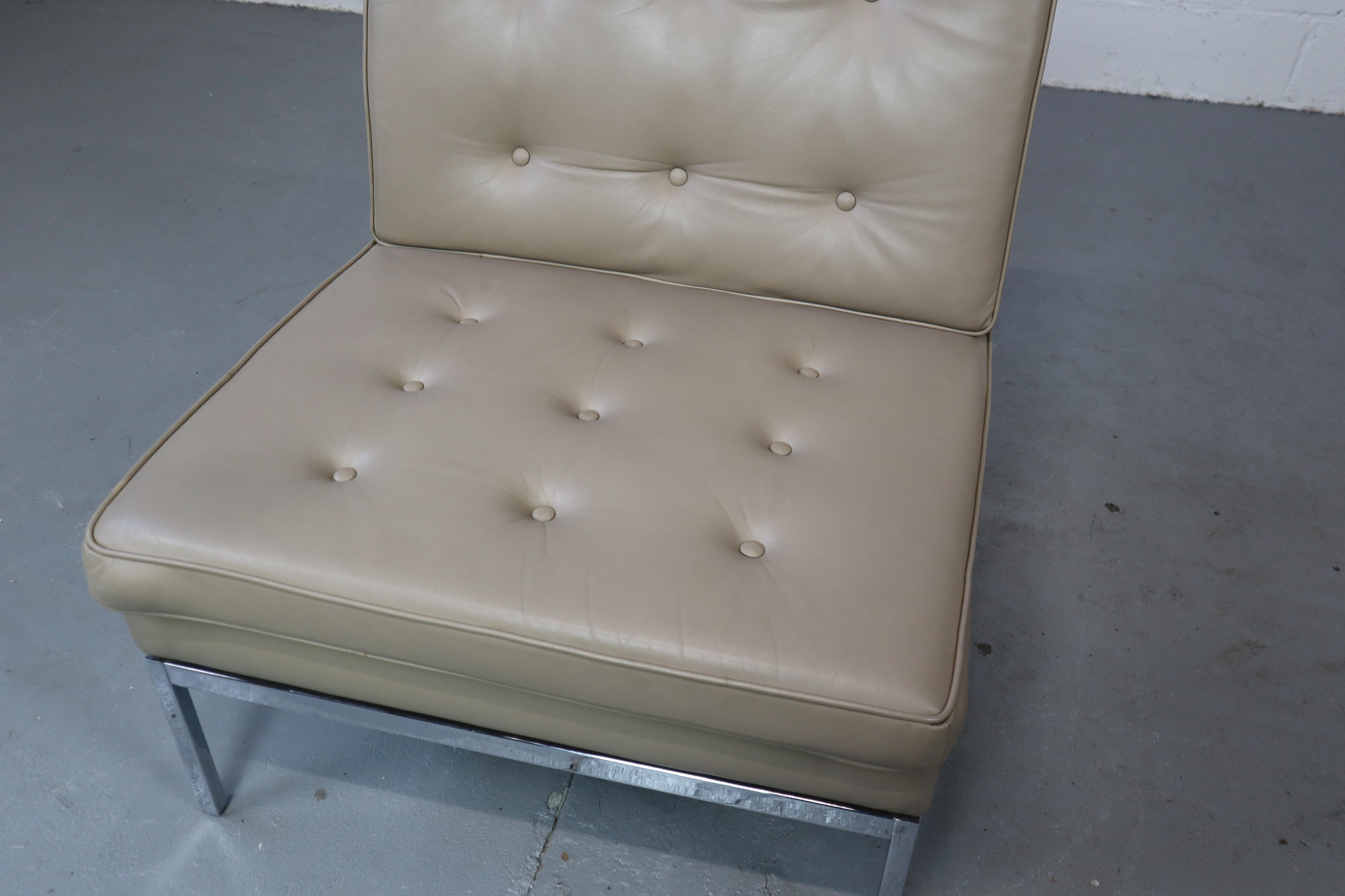 Florence Knoll leather lounge chair 65 for Knoll International For Sale 4