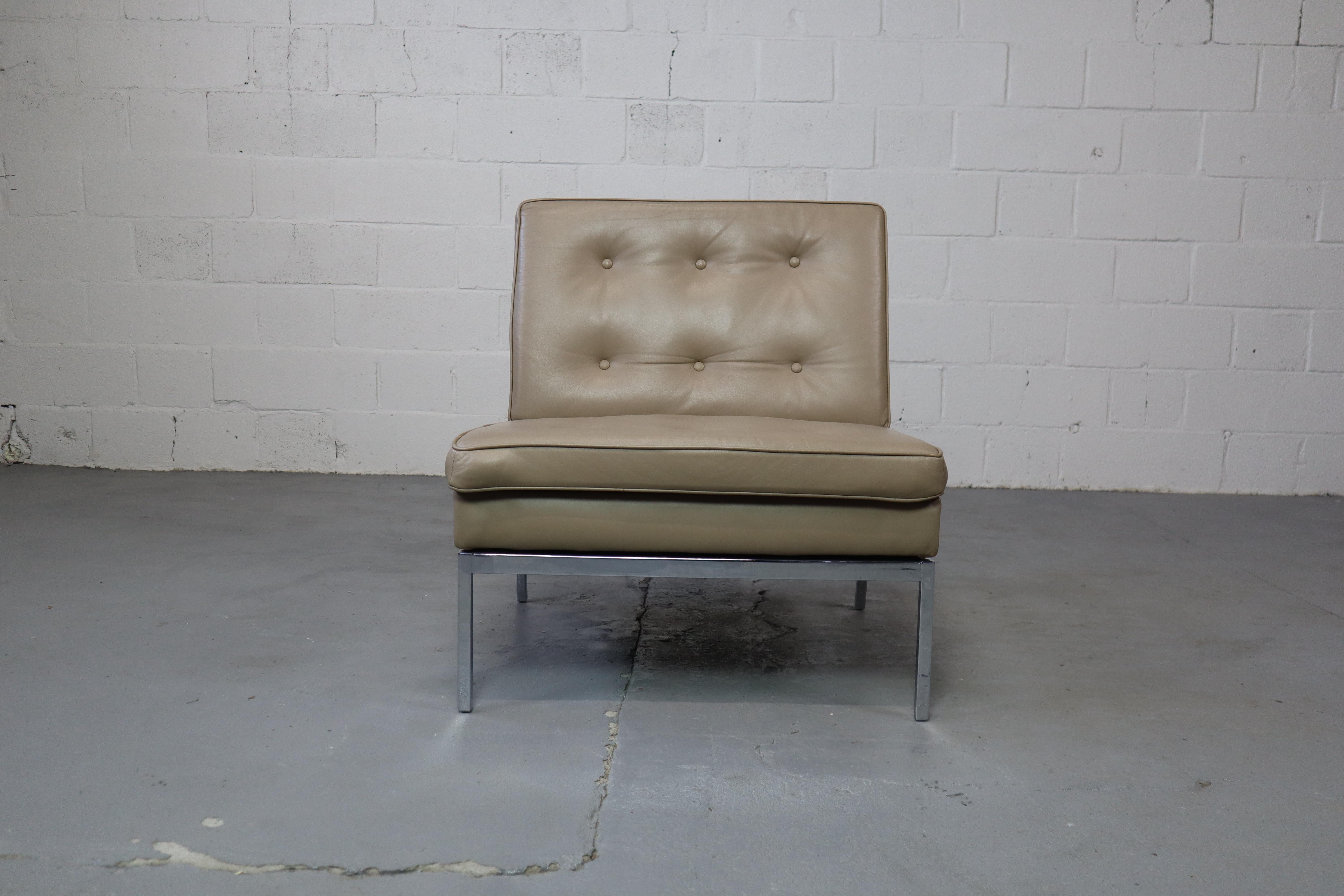 Belgian Florence Knoll leather lounge chair 65 for Knoll International For Sale