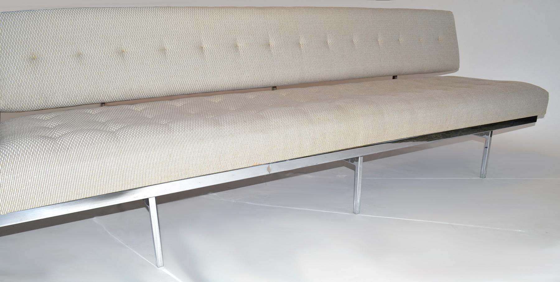 Mid-Century Modern Florence Knoll Long Sofa w/ Table Chrome Frame, 1960's For Sale