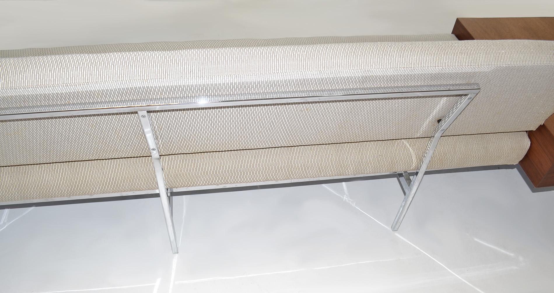 Florence Knoll Long Sofa w/ Table Chrome Frame, 1960's In Good Condition For Sale In Ft Lauderdale, FL