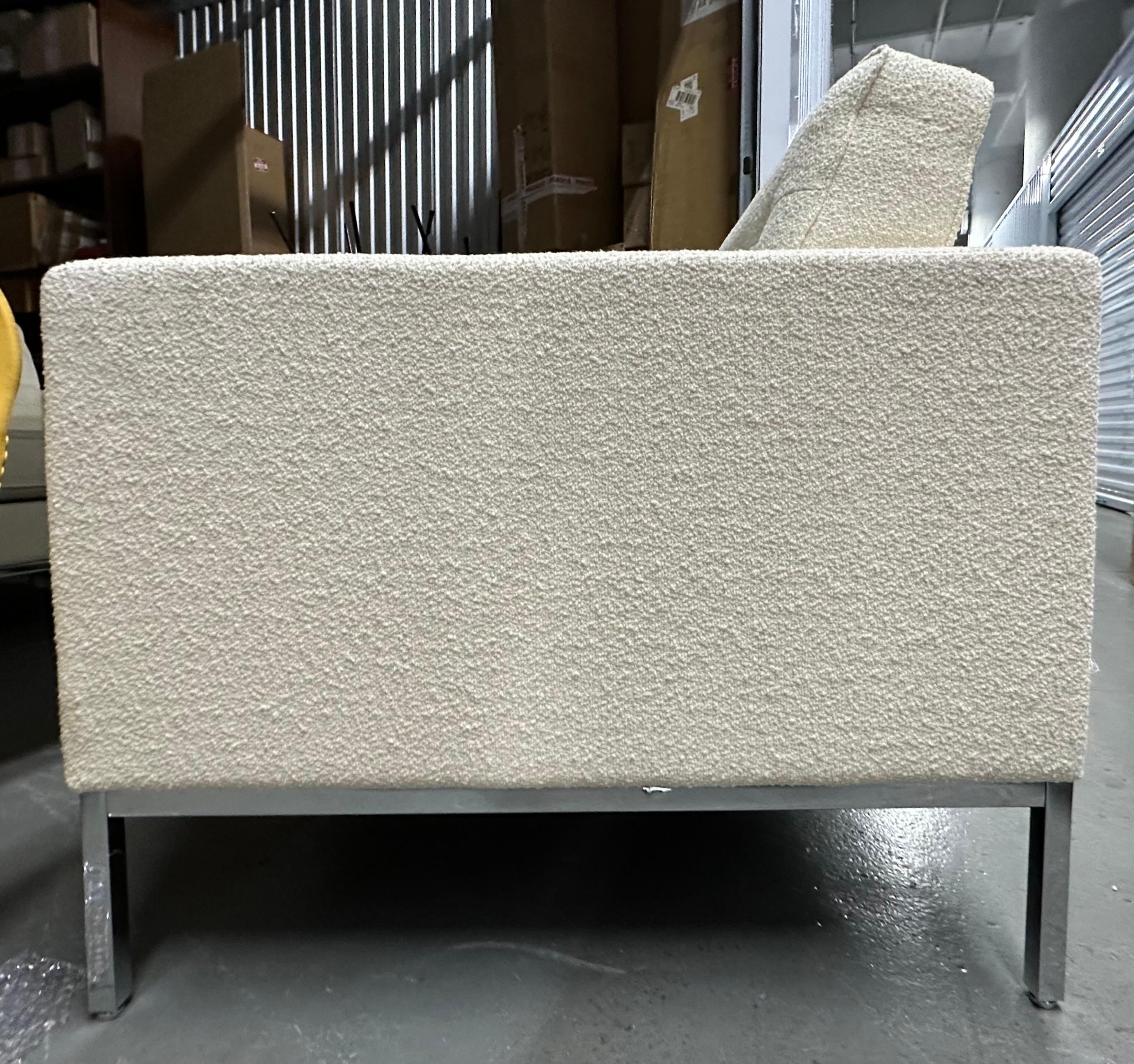 Florence Knoll Lounge Chair, Knoll International, Cream Wool Bouclé, USA. 4