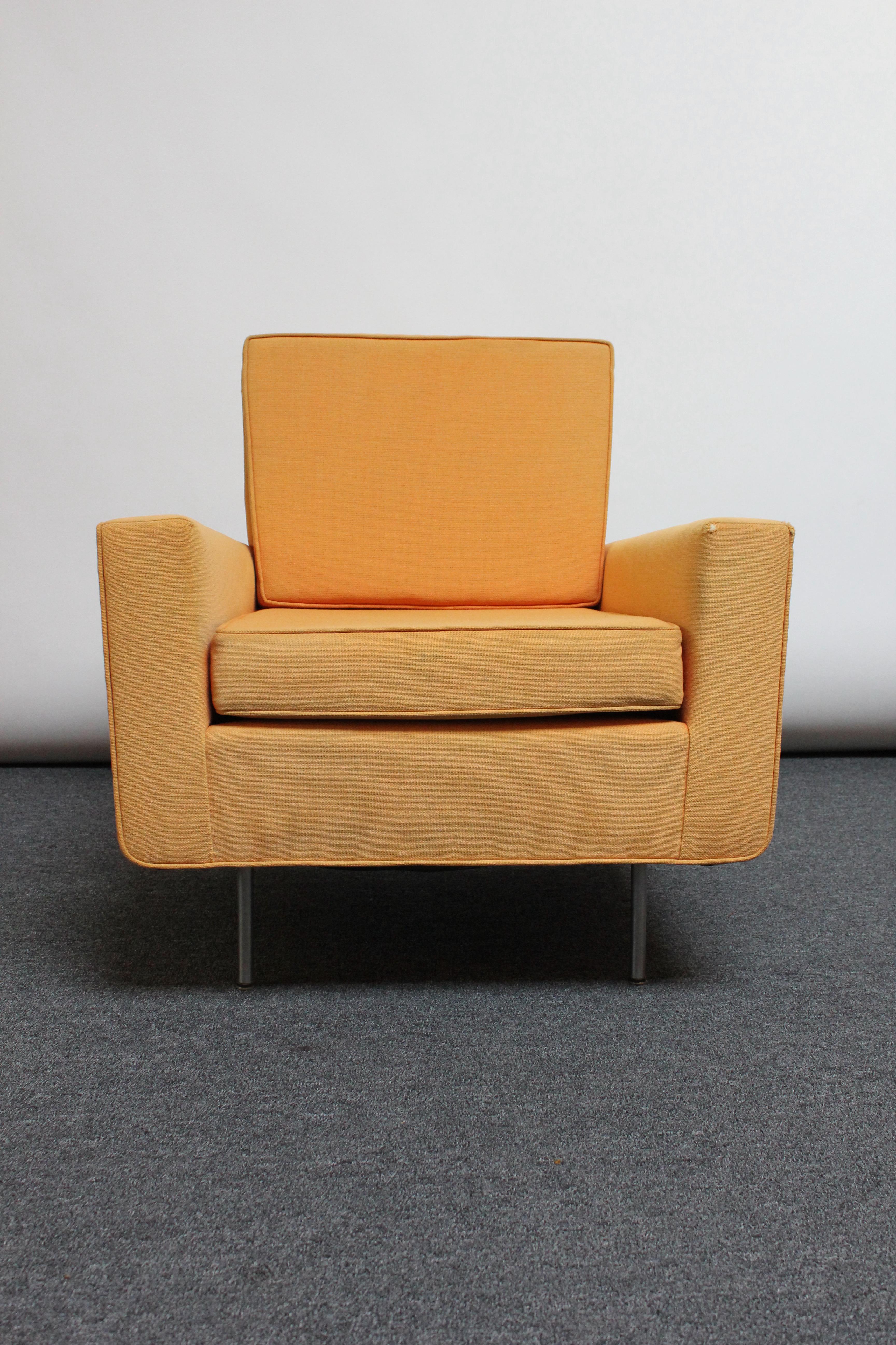 Florence Knoll Lounge Chair with Original Wool Upholstery In Fair Condition For Sale In Brooklyn, NY