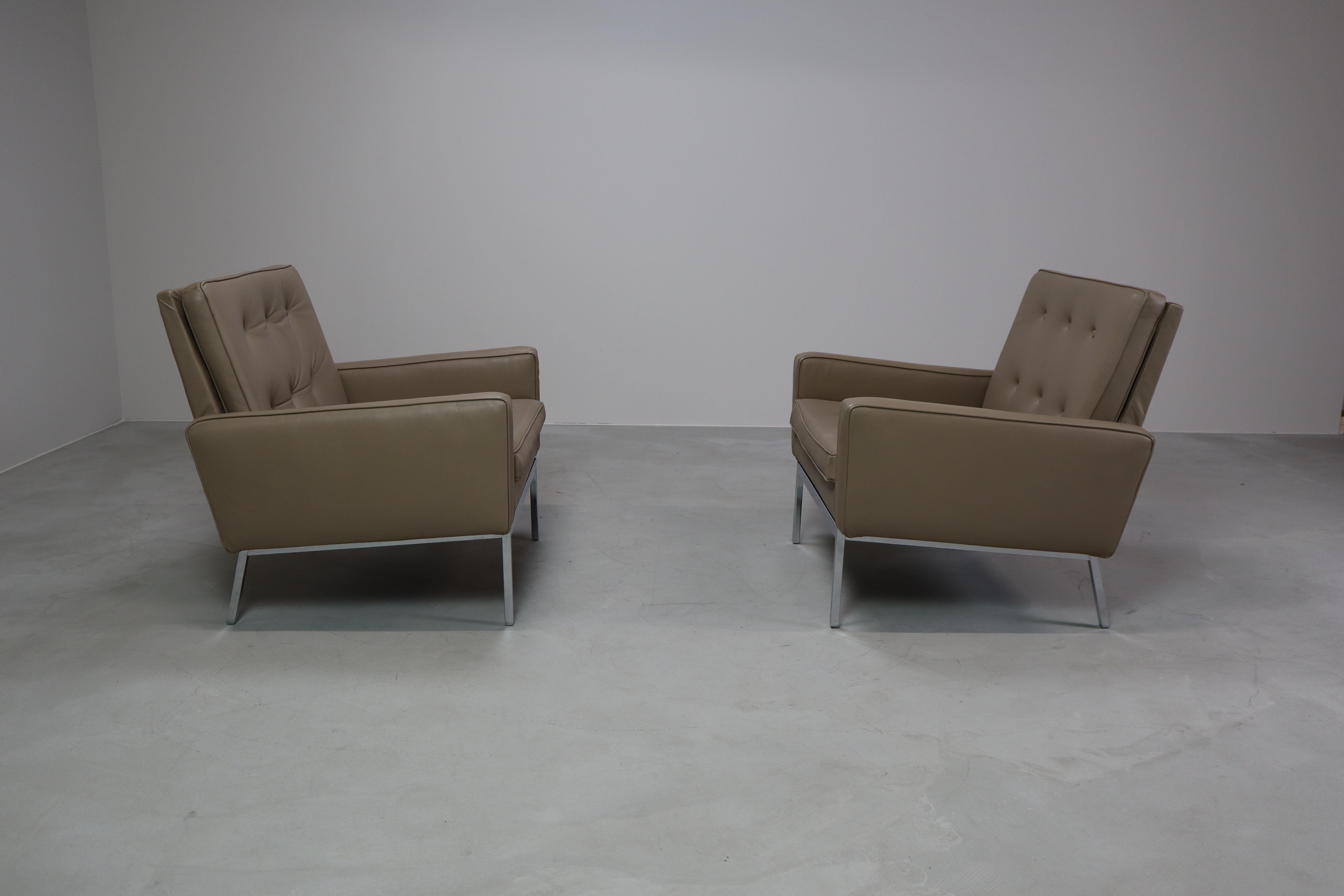 Mid-Century Modern Fauteuils de salon Florence Knoll modèle 65a pour Knoll International en vente