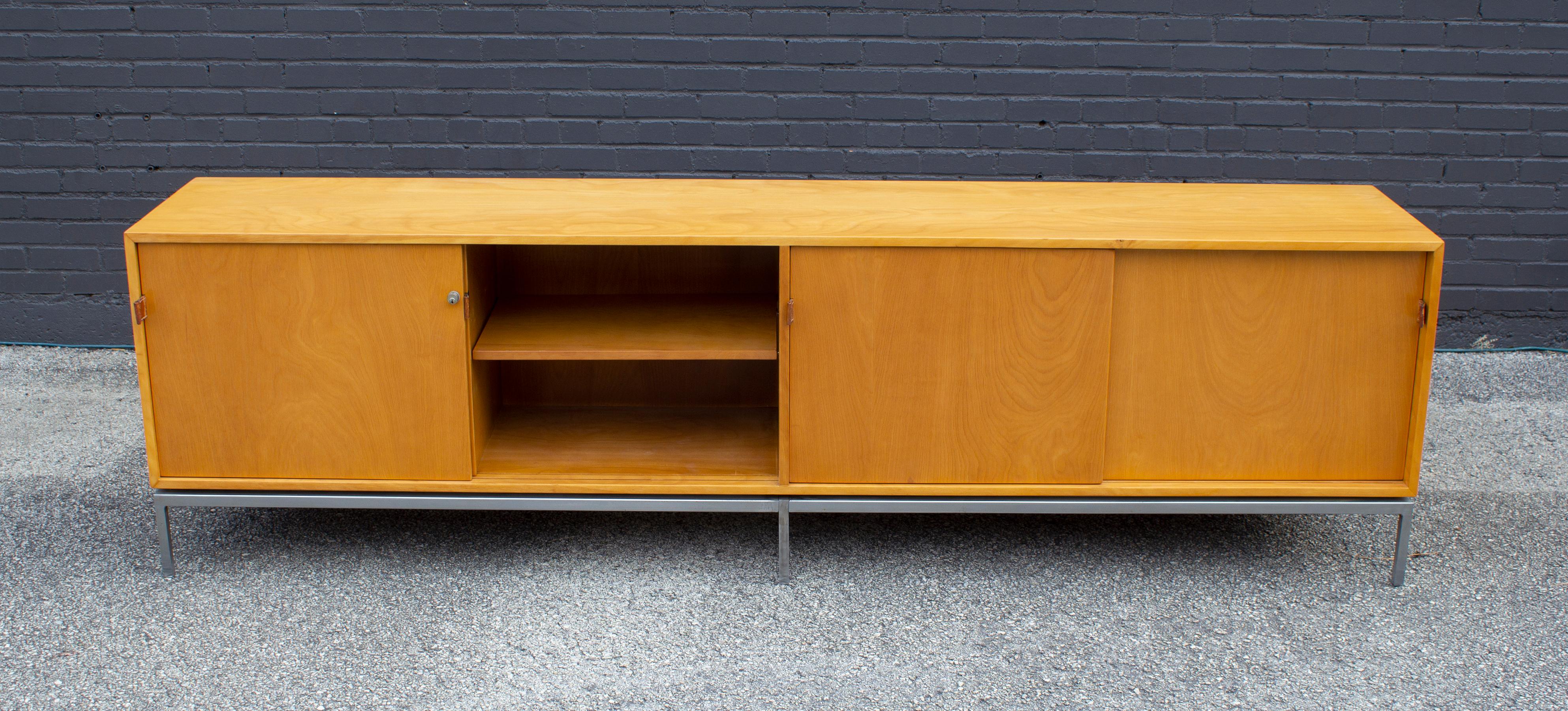 Florence Knoll Maple Credenza with Leather Pulls and Oak Drawers Early 1950s For Sale 6